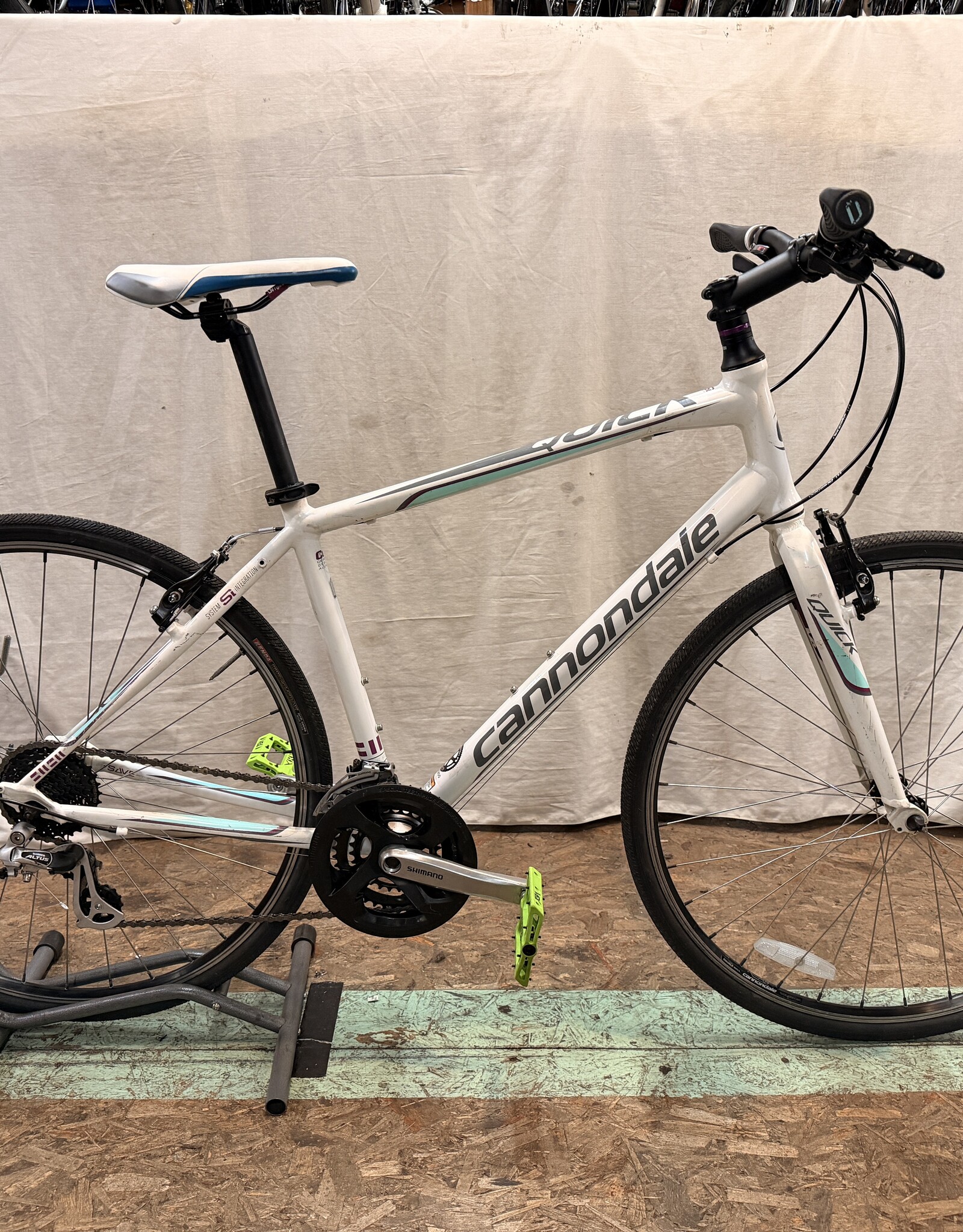 Cannondale 19"  Cannondale Quick (4890) I4U