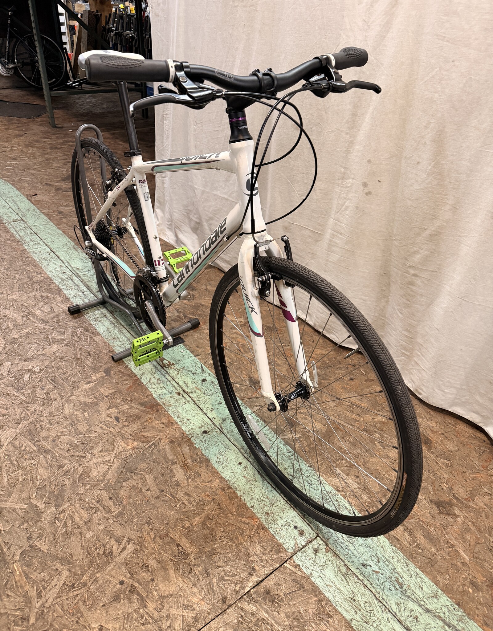 Cannondale 19"  Cannondale Quick (4890) I4U