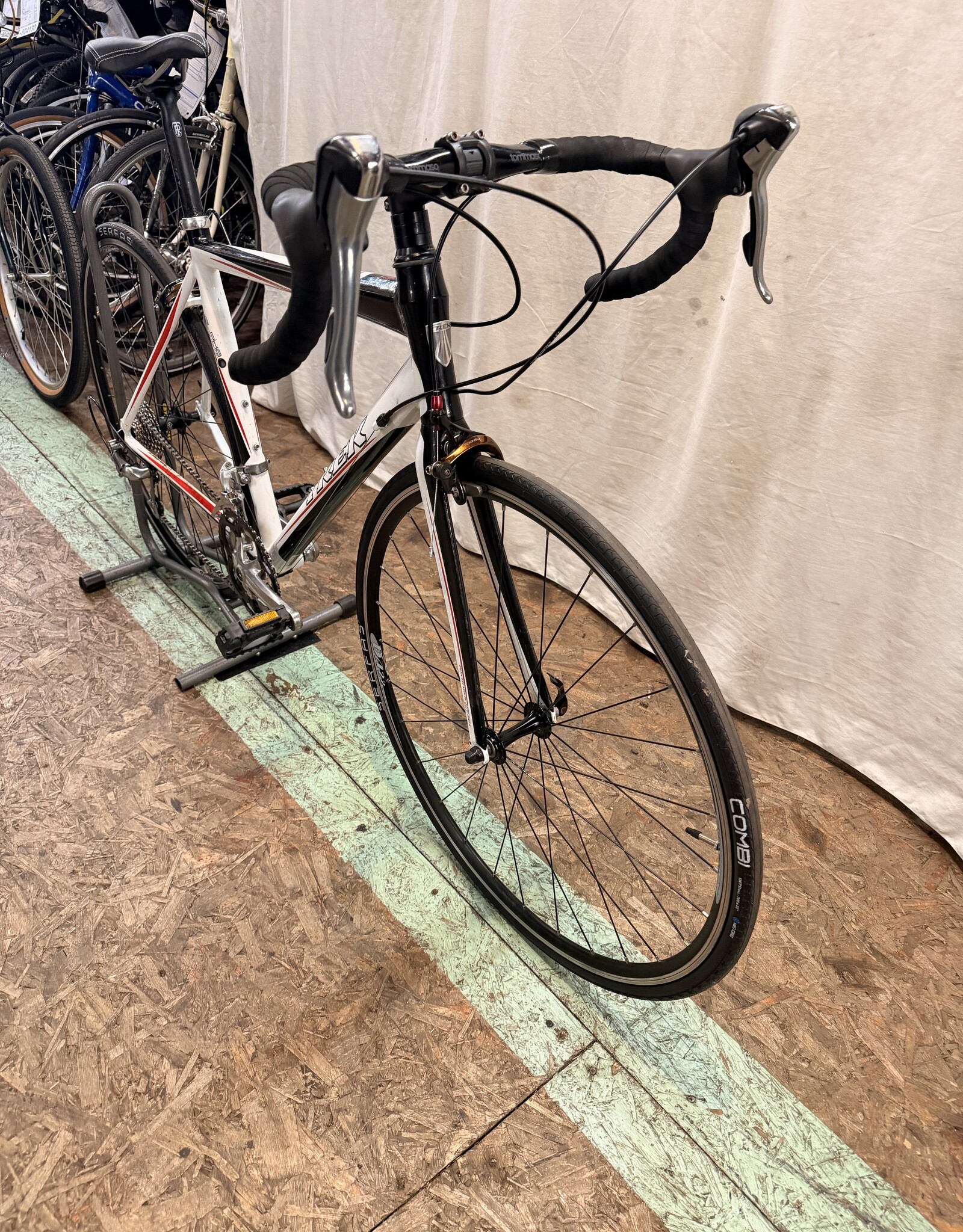 51cm Trek 1.5 (376D) E1U