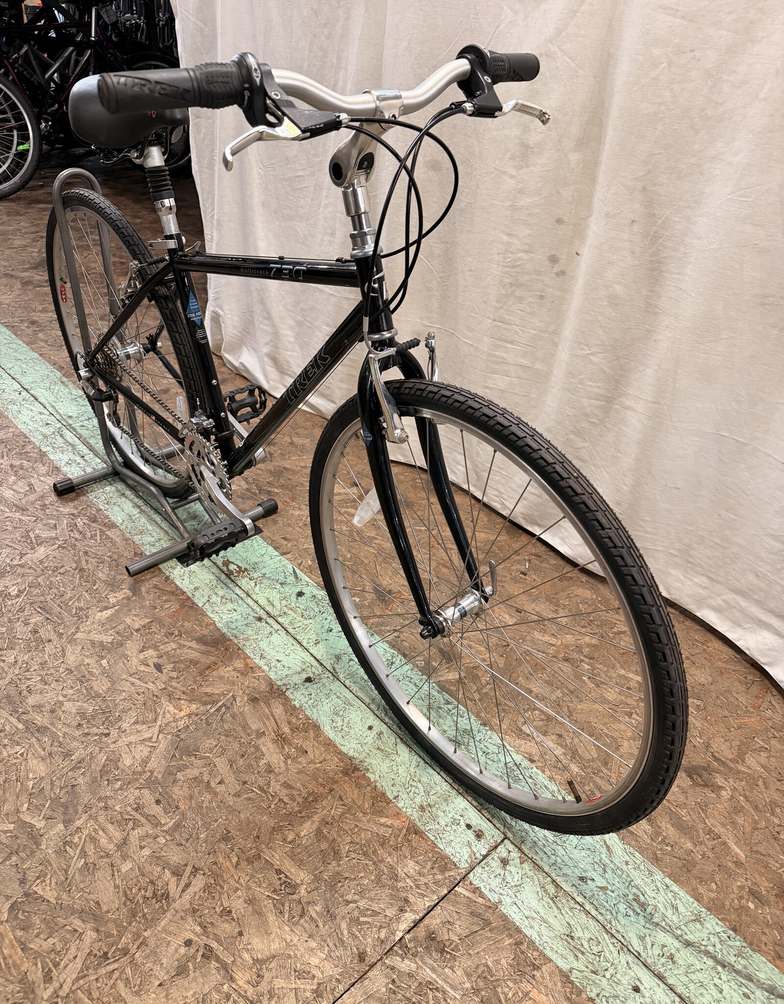 17" Trek 730 (954P) H4L