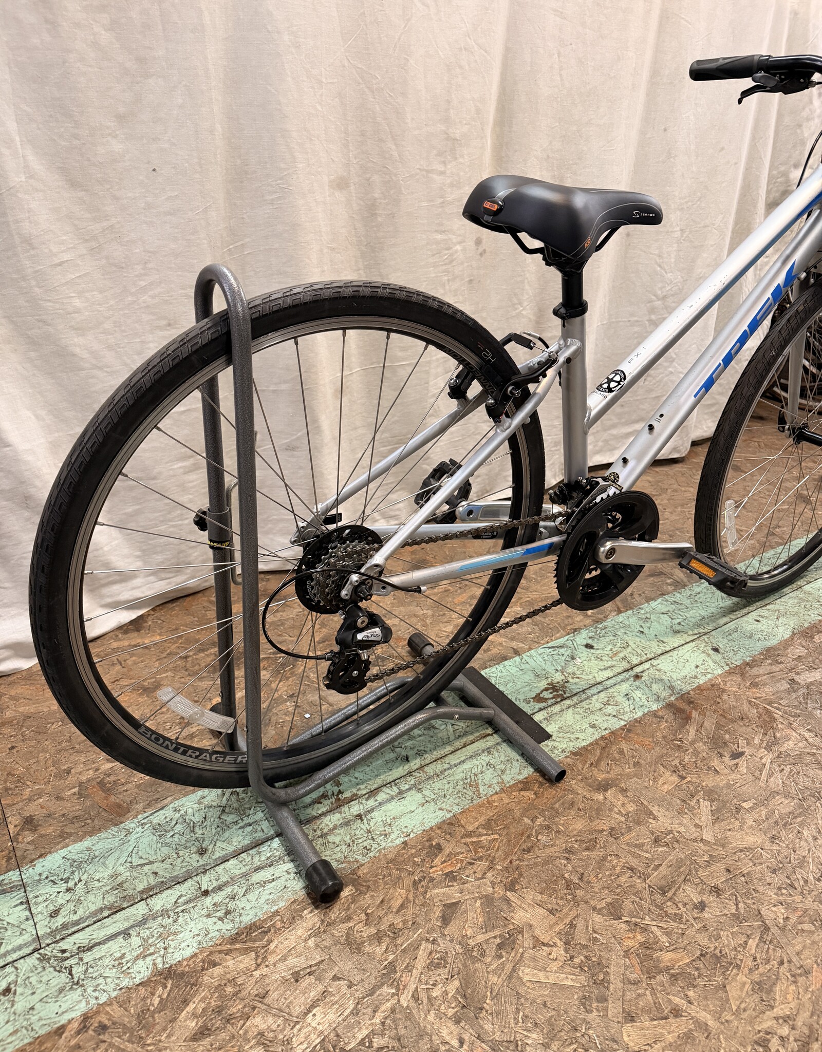 15" Trek FX1 (820P) E2U