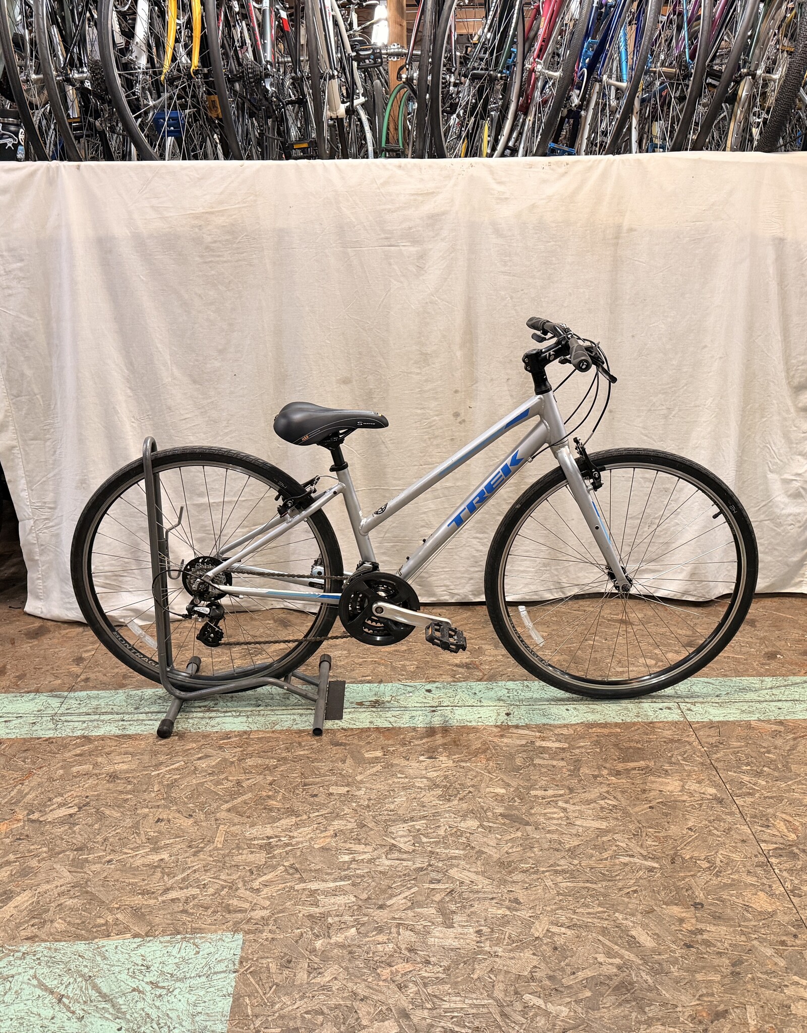 15" Trek FX1 (820P) E2U