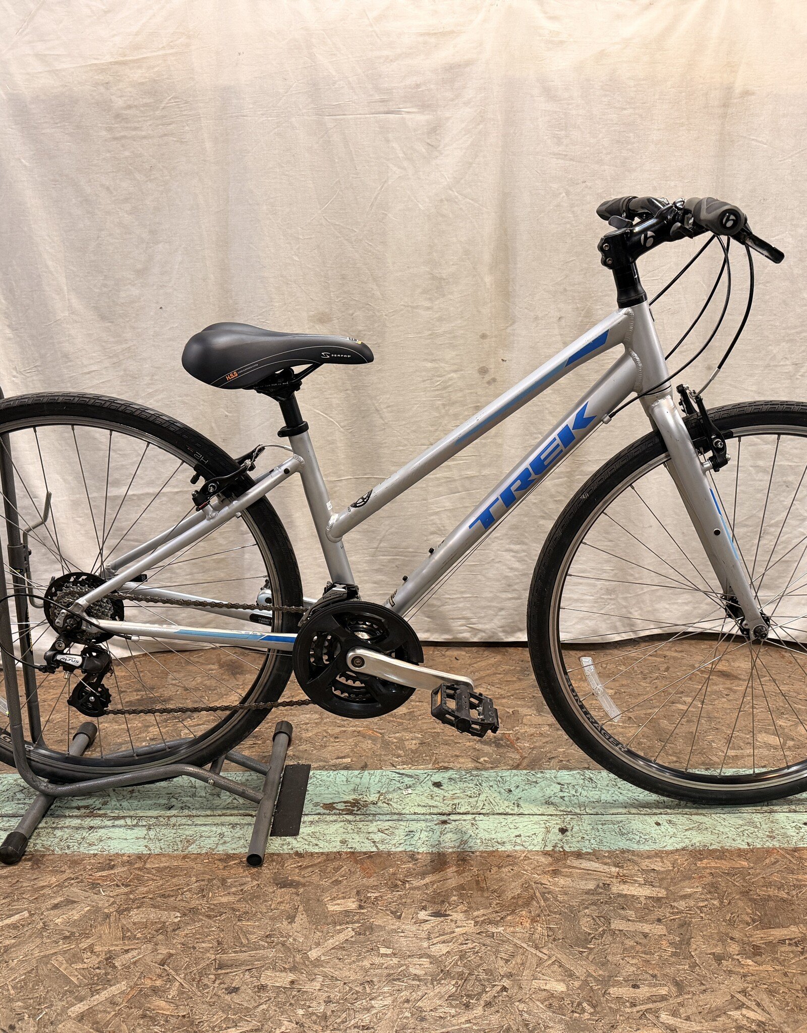 15" Trek FX1 (820P) E2U