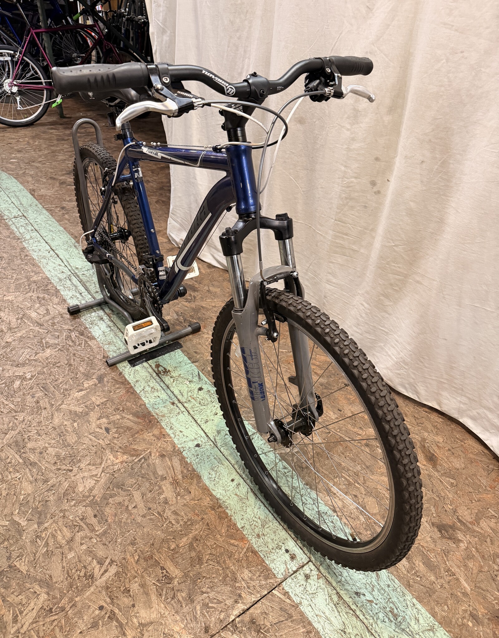 Novara 19" Novara Portal (5848) E2U