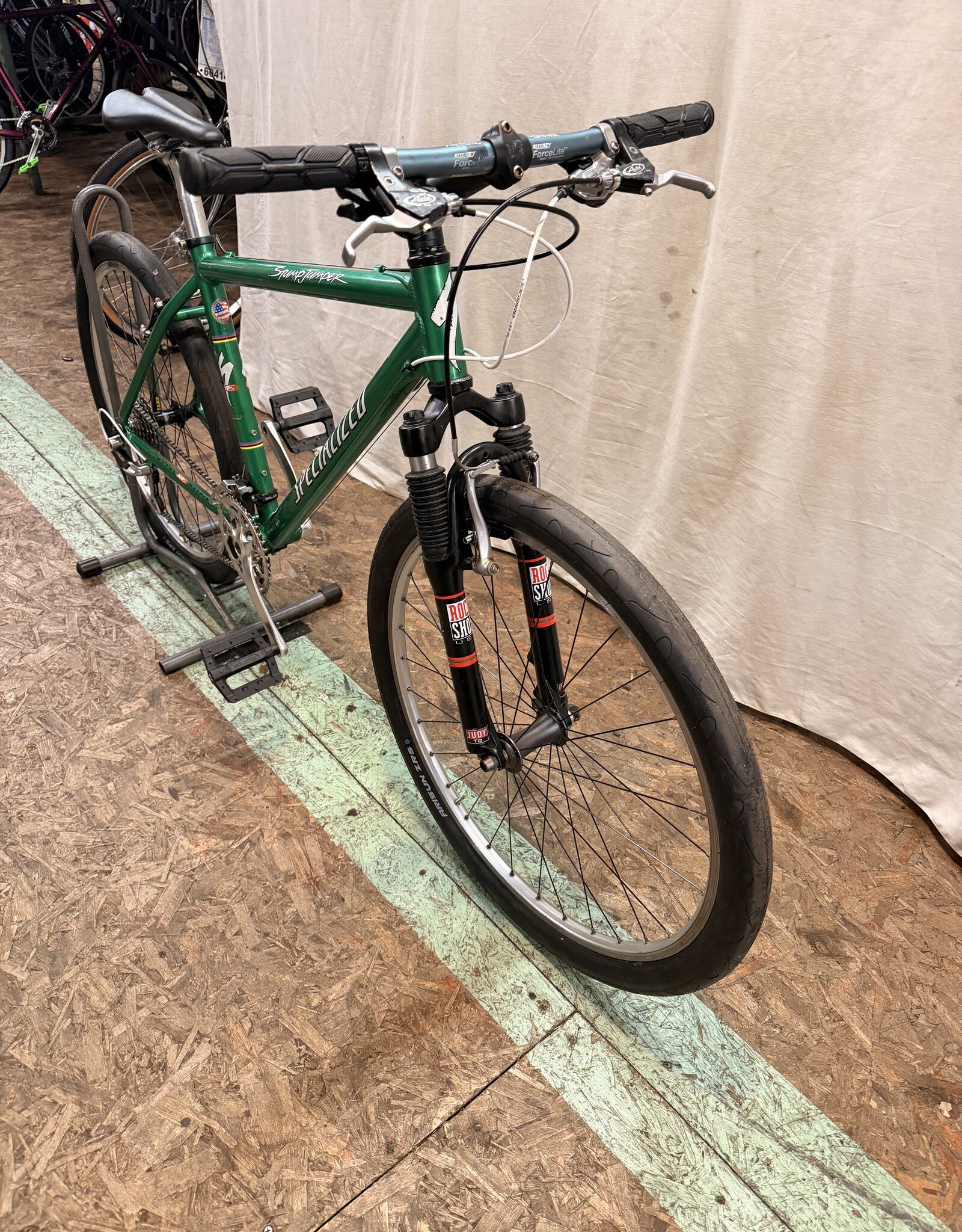 18" Specialized Stumpjumper (0585) E2U