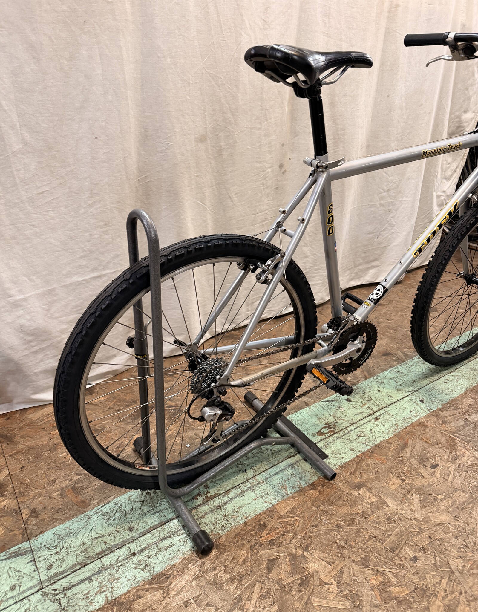 19" Trek Mountain track 800 (572N) E2L
