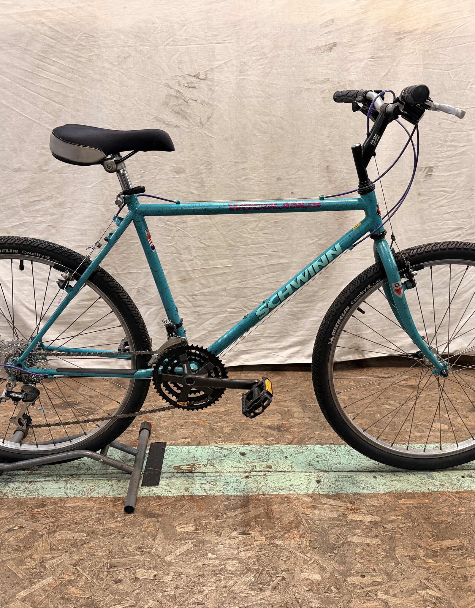 17.5" Schwinn Woodlands (2532) I4U