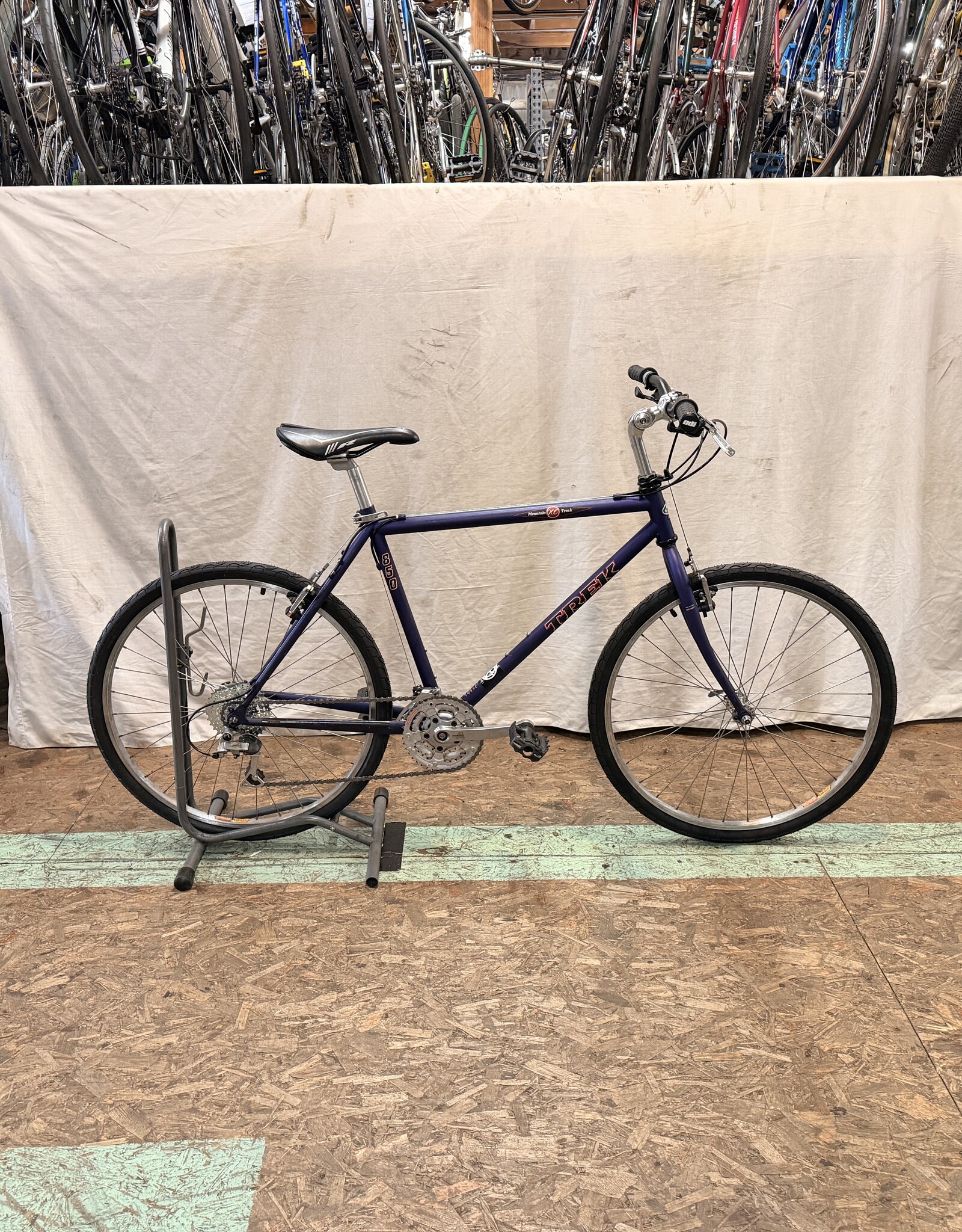 18" Trek Mountain Track (1016) I4U
