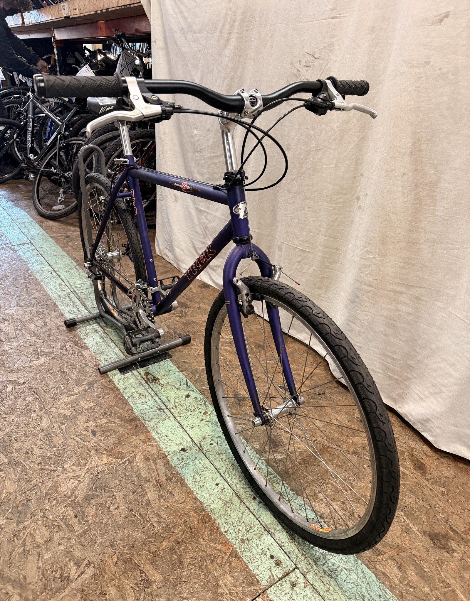 18" Trek Mountain Track (1016) I4U