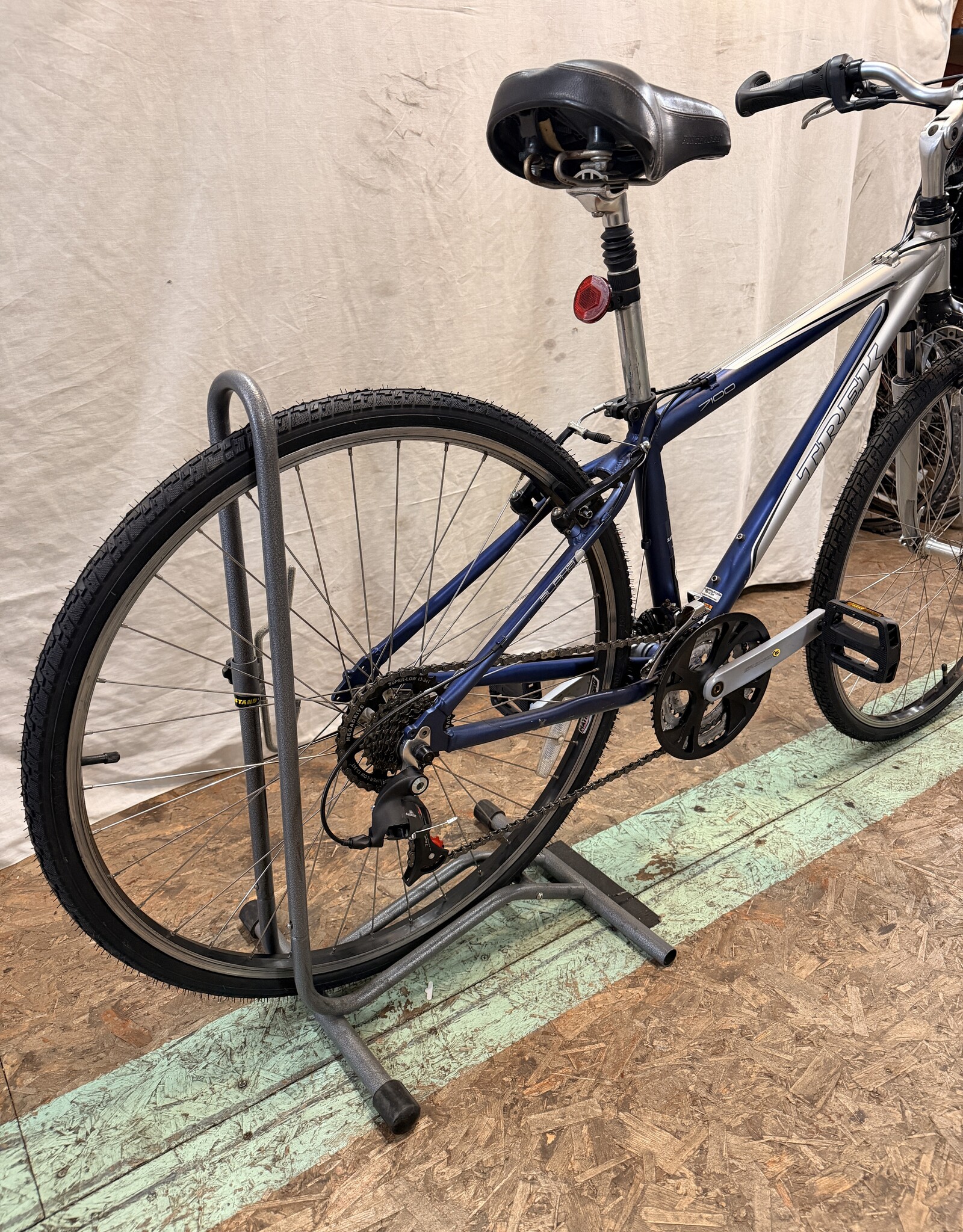 15" Trek 7100 (529C) I4U