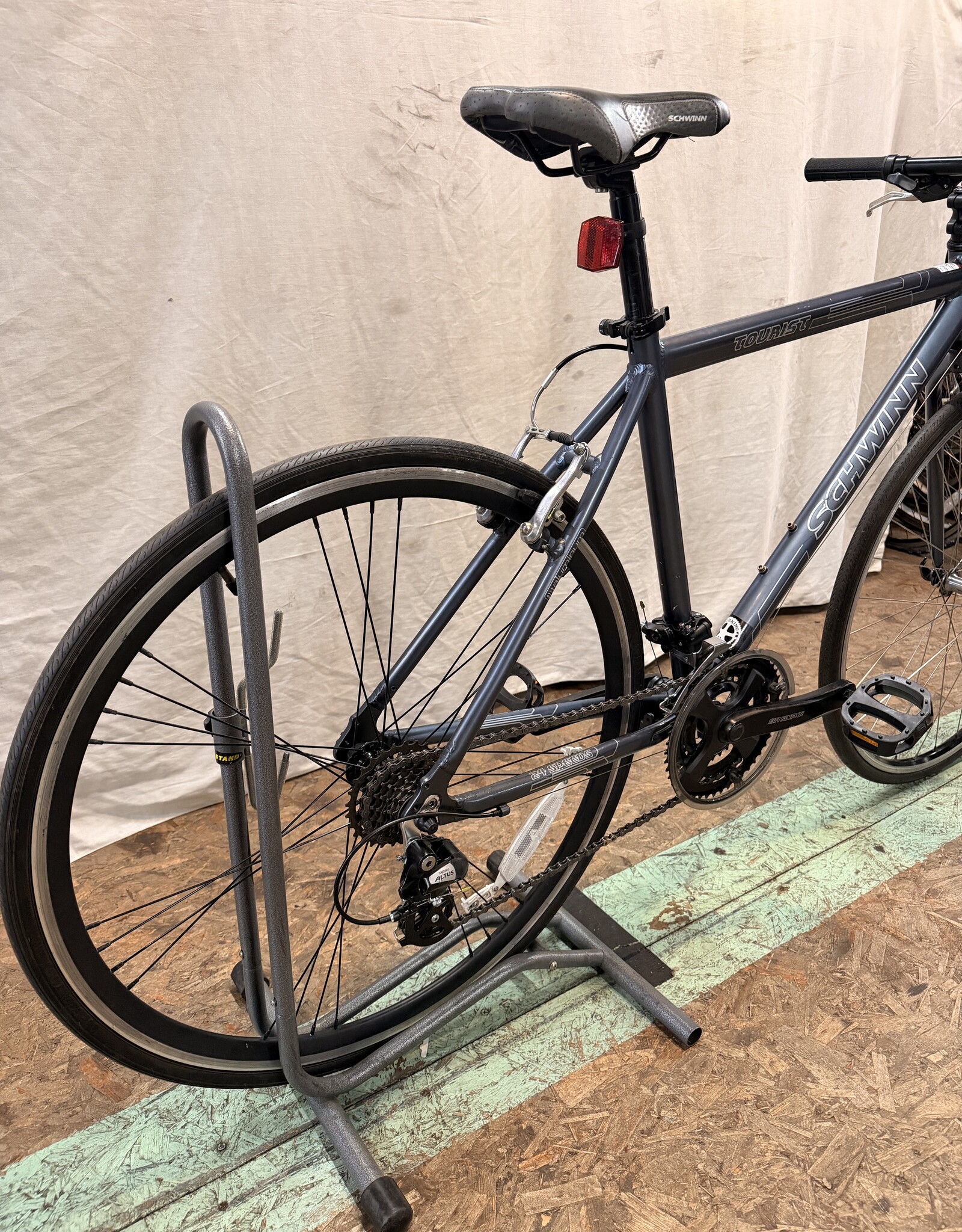 19" Schwinn Tourist (3608) I4U