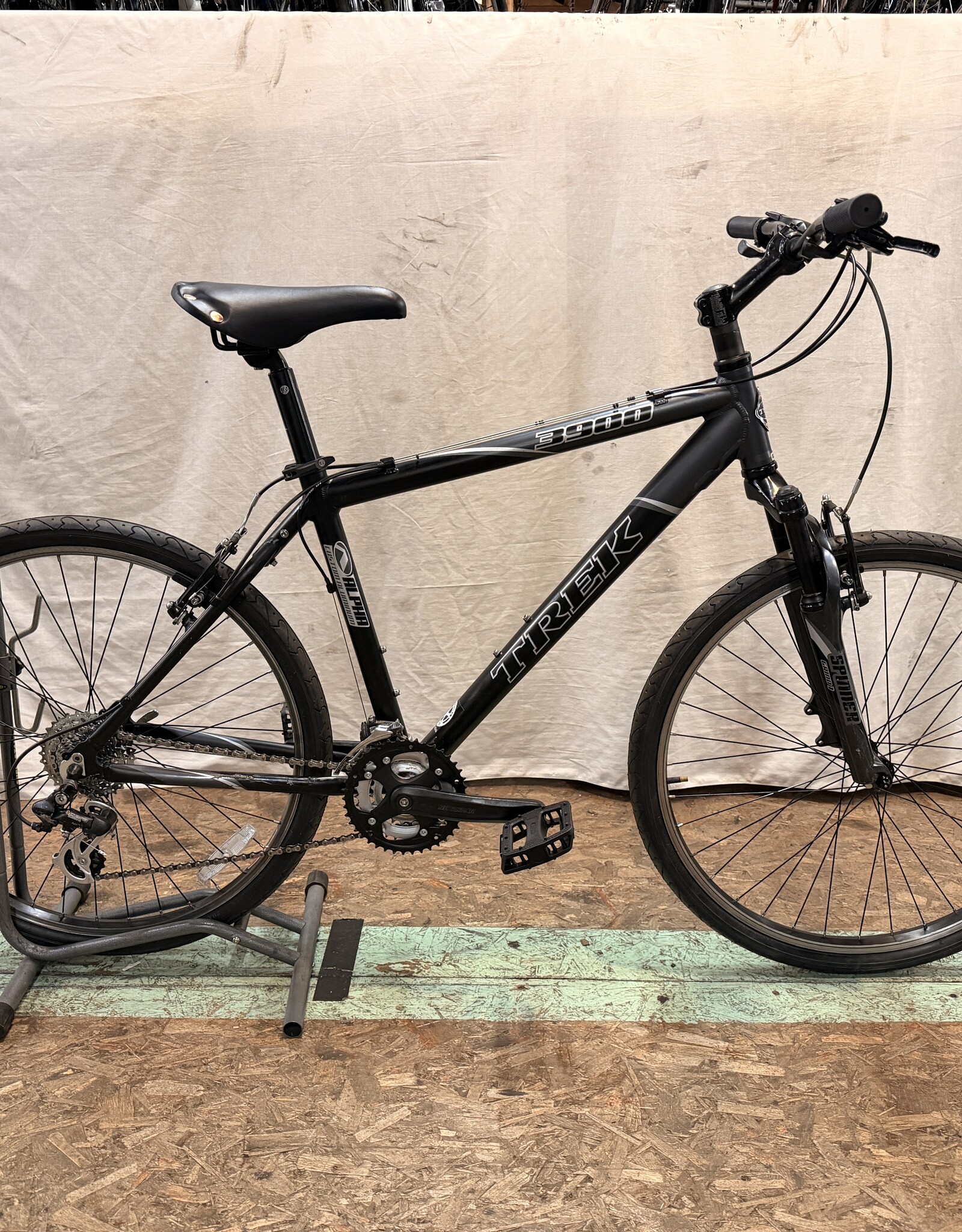 18" Trek 3900 (5873) I4U