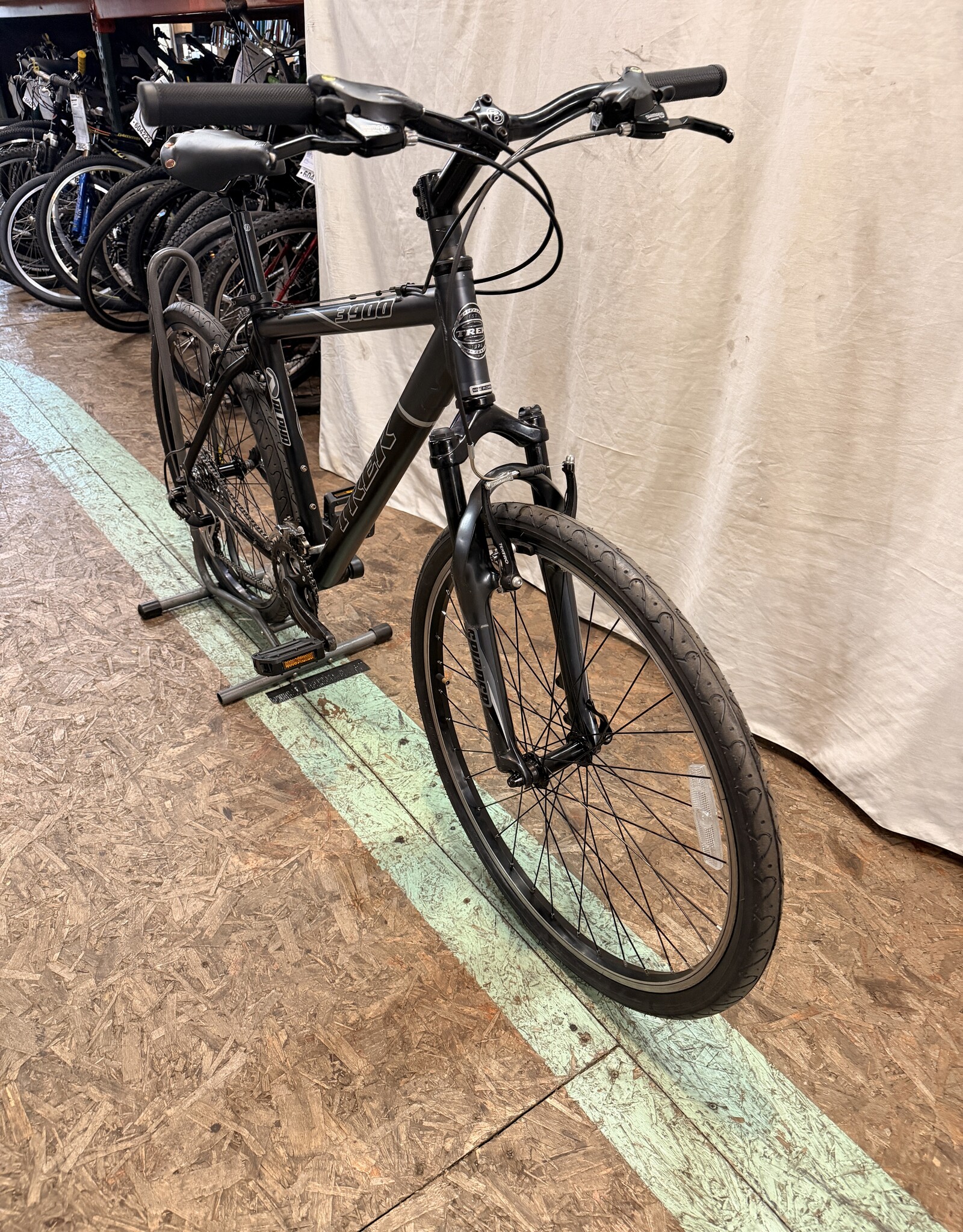 18" Trek 3900 (5873) I4U