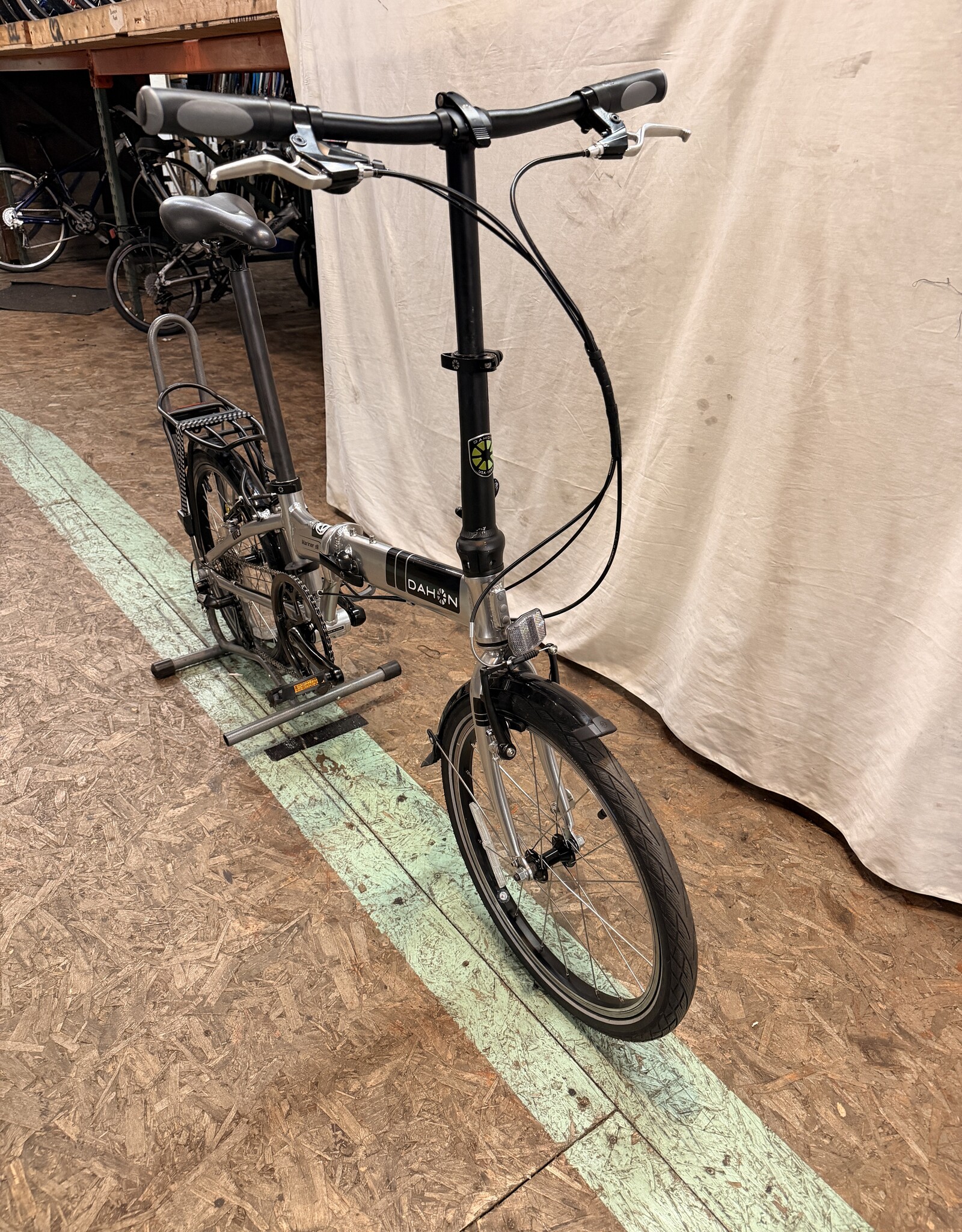 17" Dahon Mariner (Folder-one size 20" wheels) (0388) E2L