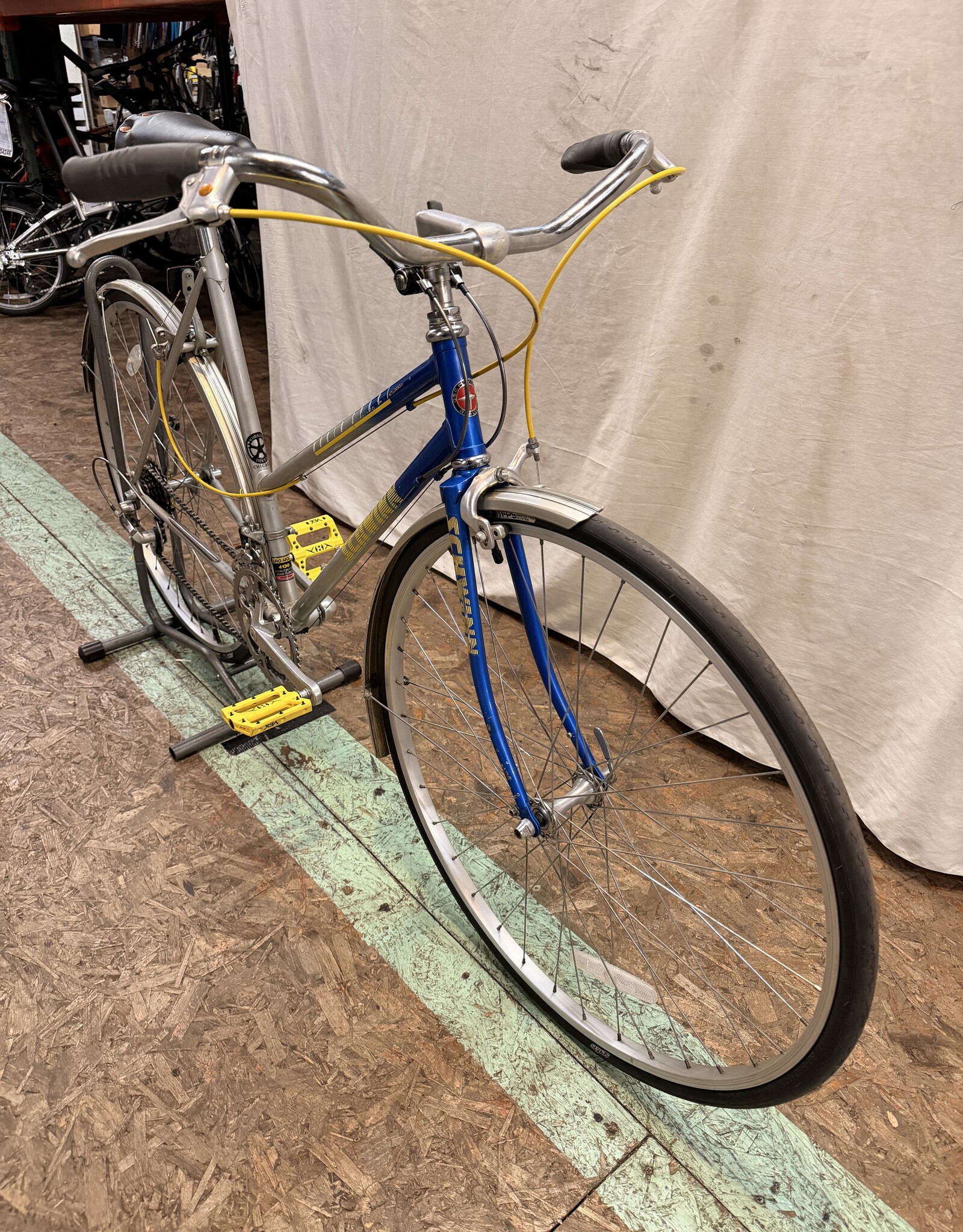 52cm Schwinn World Sport Step-Through (3157) B5U