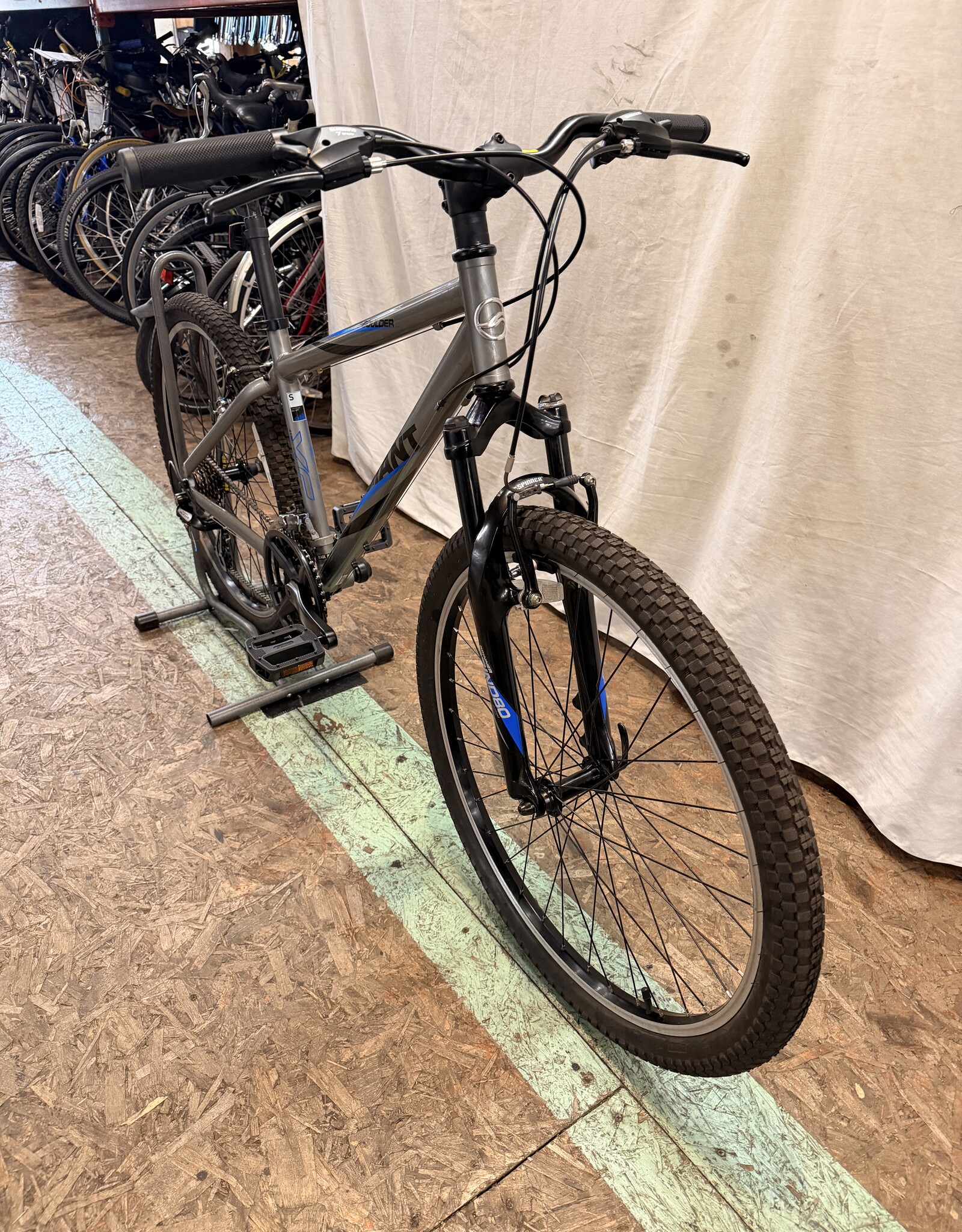 16" Giant Boulder (D822) I3U