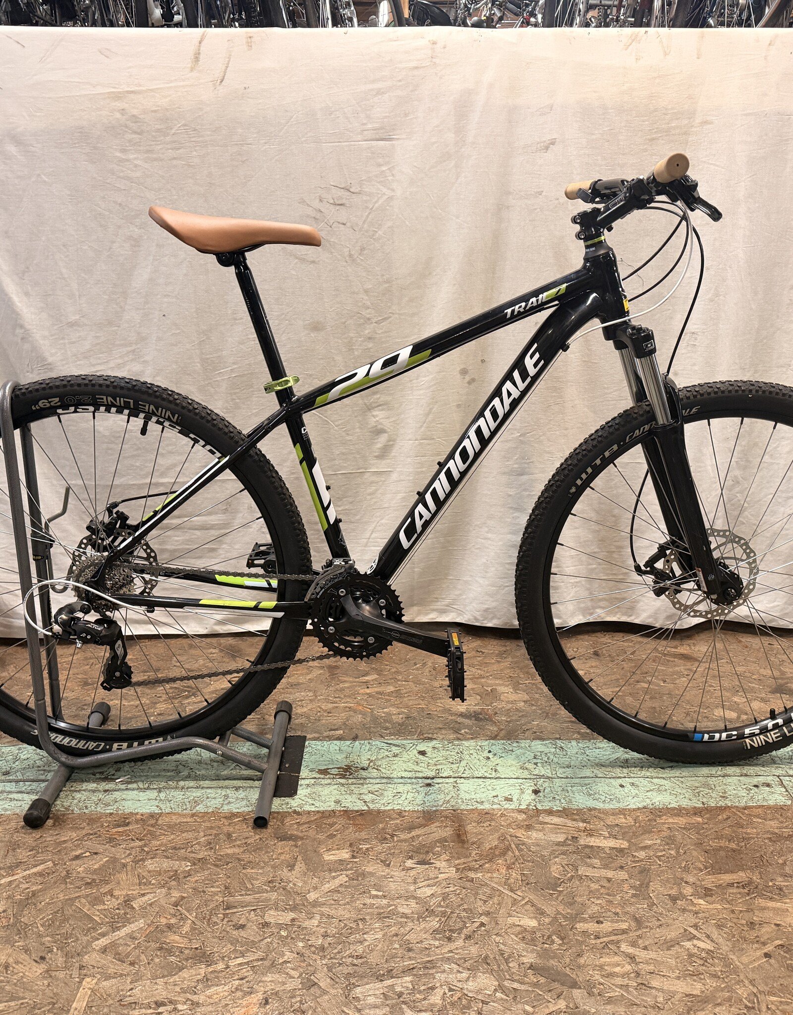 Cannondale 18"  Cannondale Trail 7 (8036) E1L