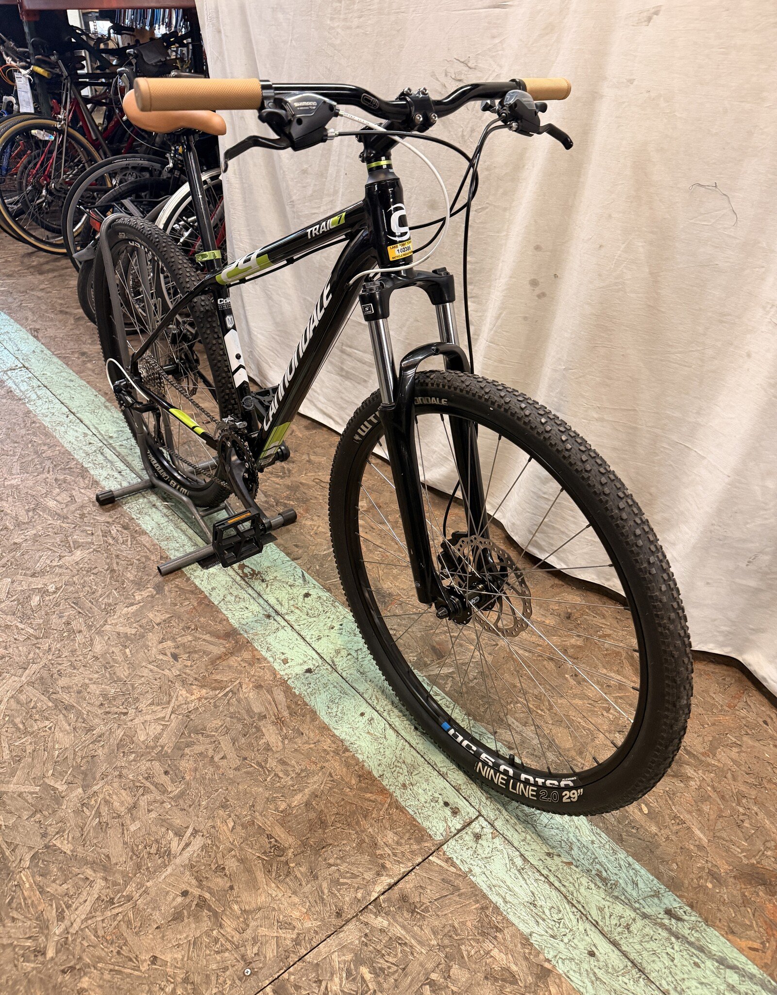 Cannondale 18"  Cannondale Trail 7 (8036) E1L