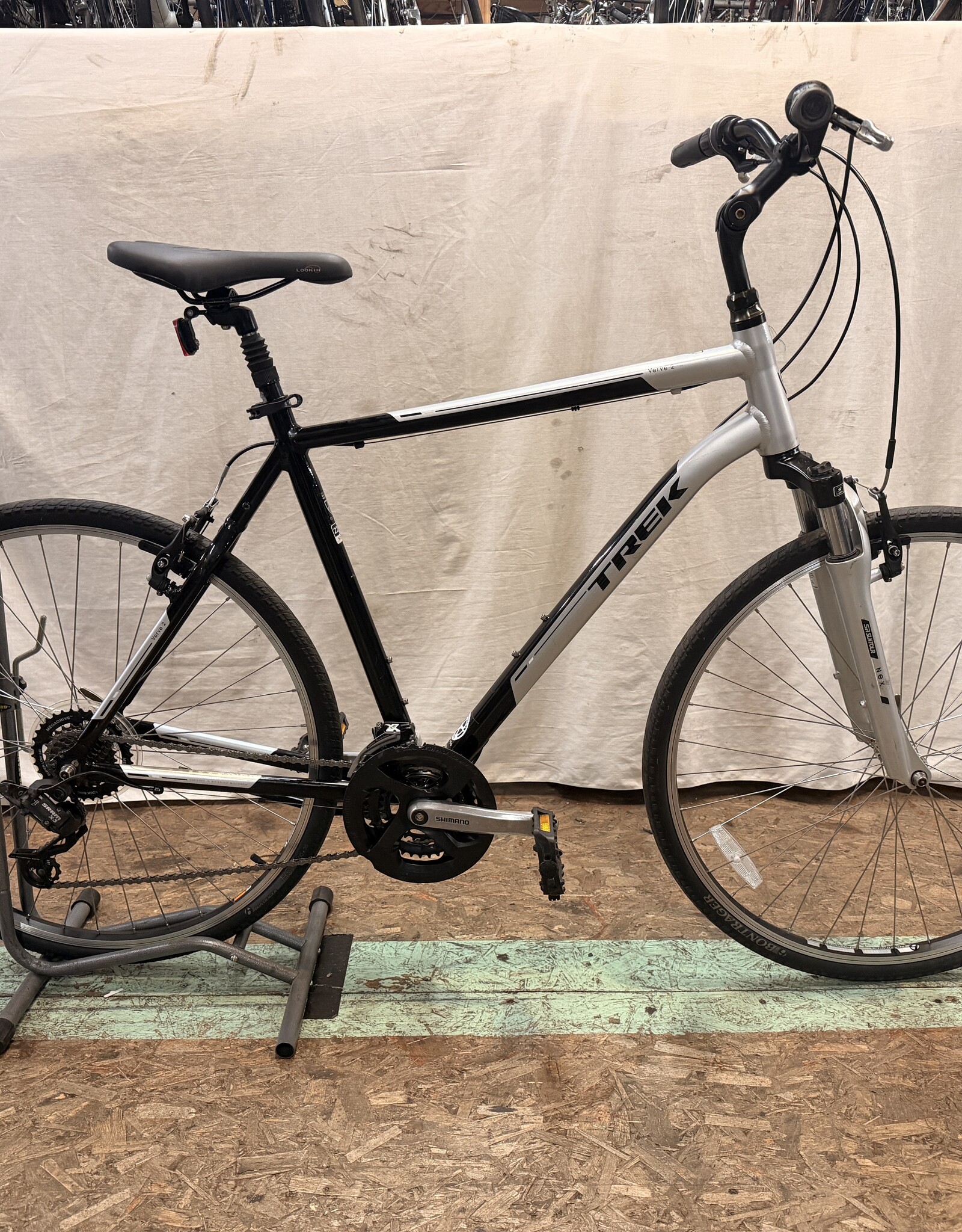 22.5"  Trek Verve 2 (0451) E1L