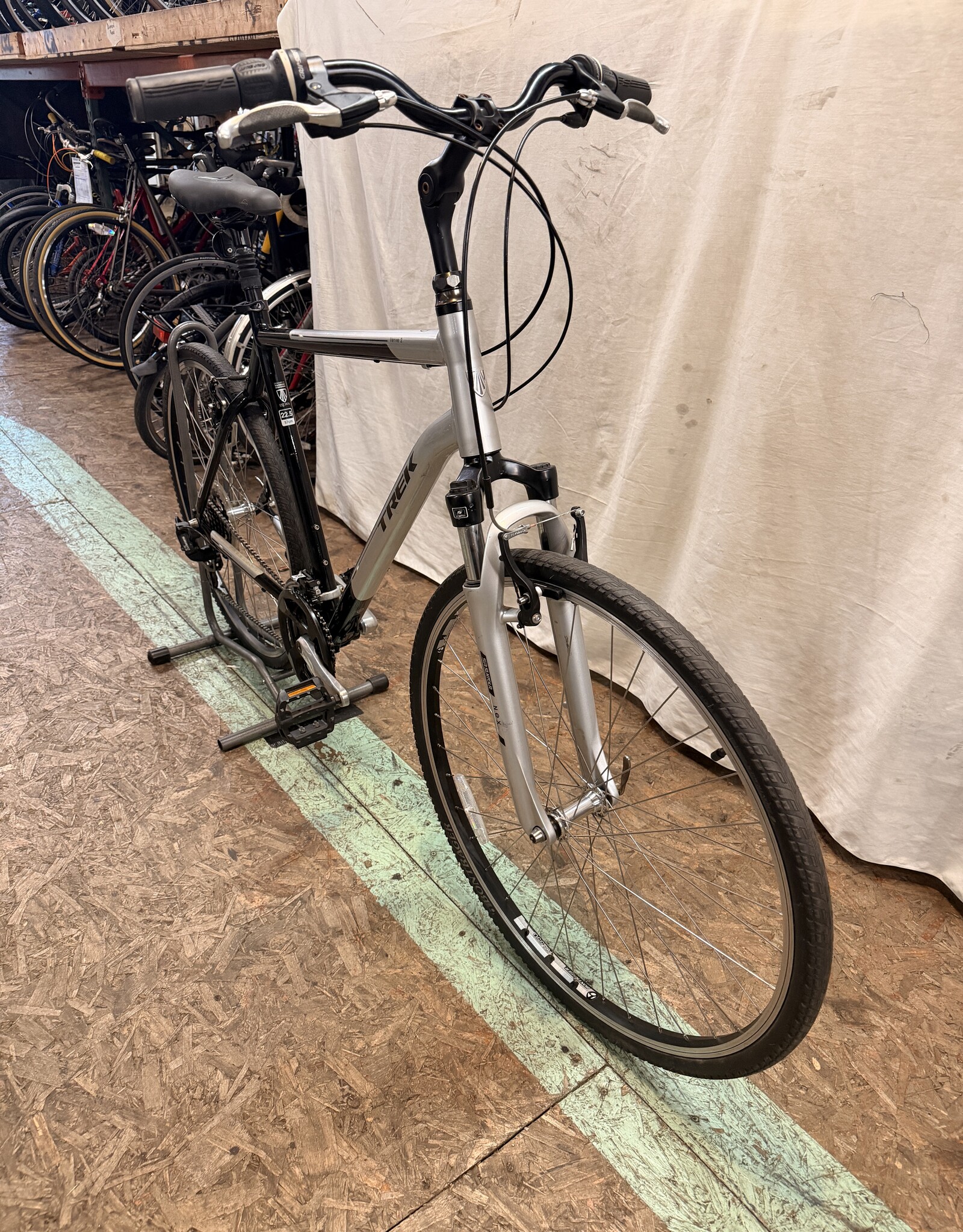 22.5"  Trek Verve 2 (0451) E1L