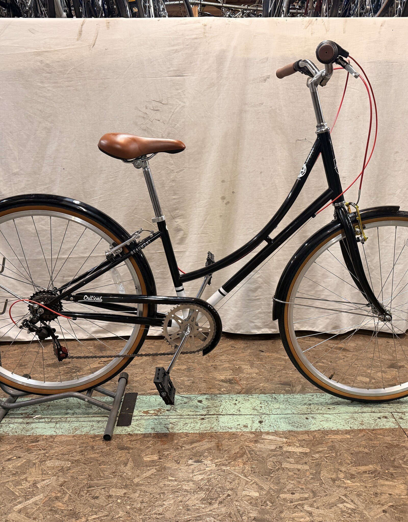 Critical 16" Critical Beaumont (1825) E1L