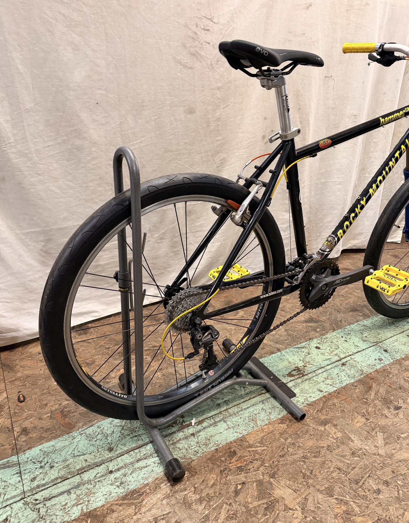 Rocky Mountain 17" Rocky Mountain Hammer Race (1643) B5U