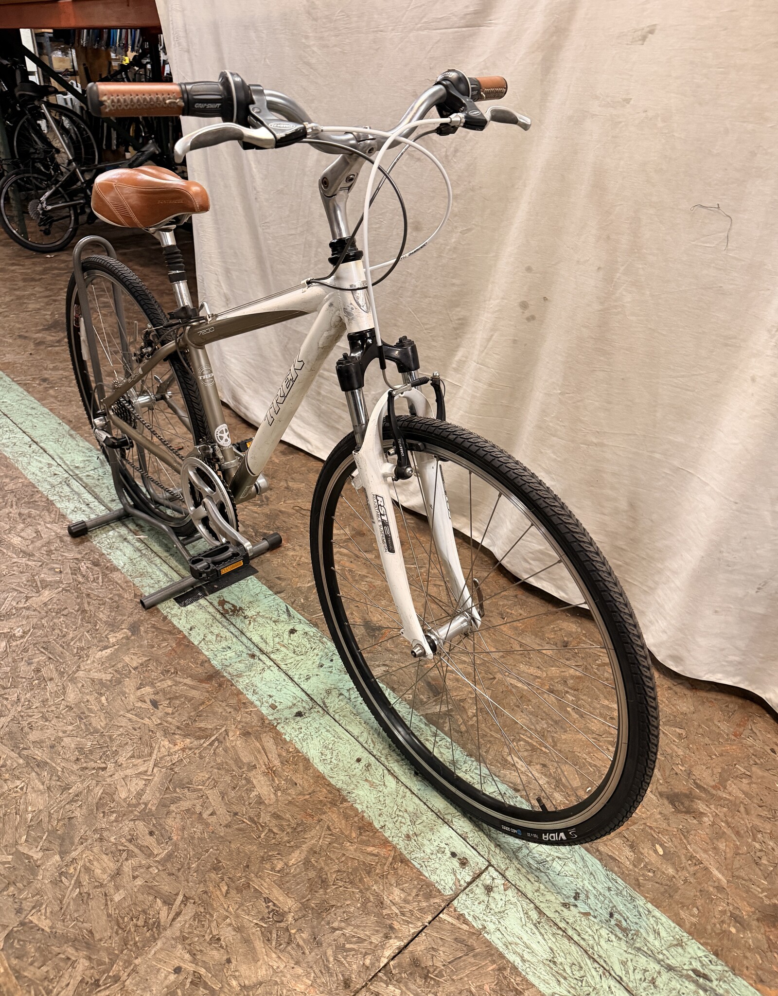 15" Trek 7200 (884C) E1U