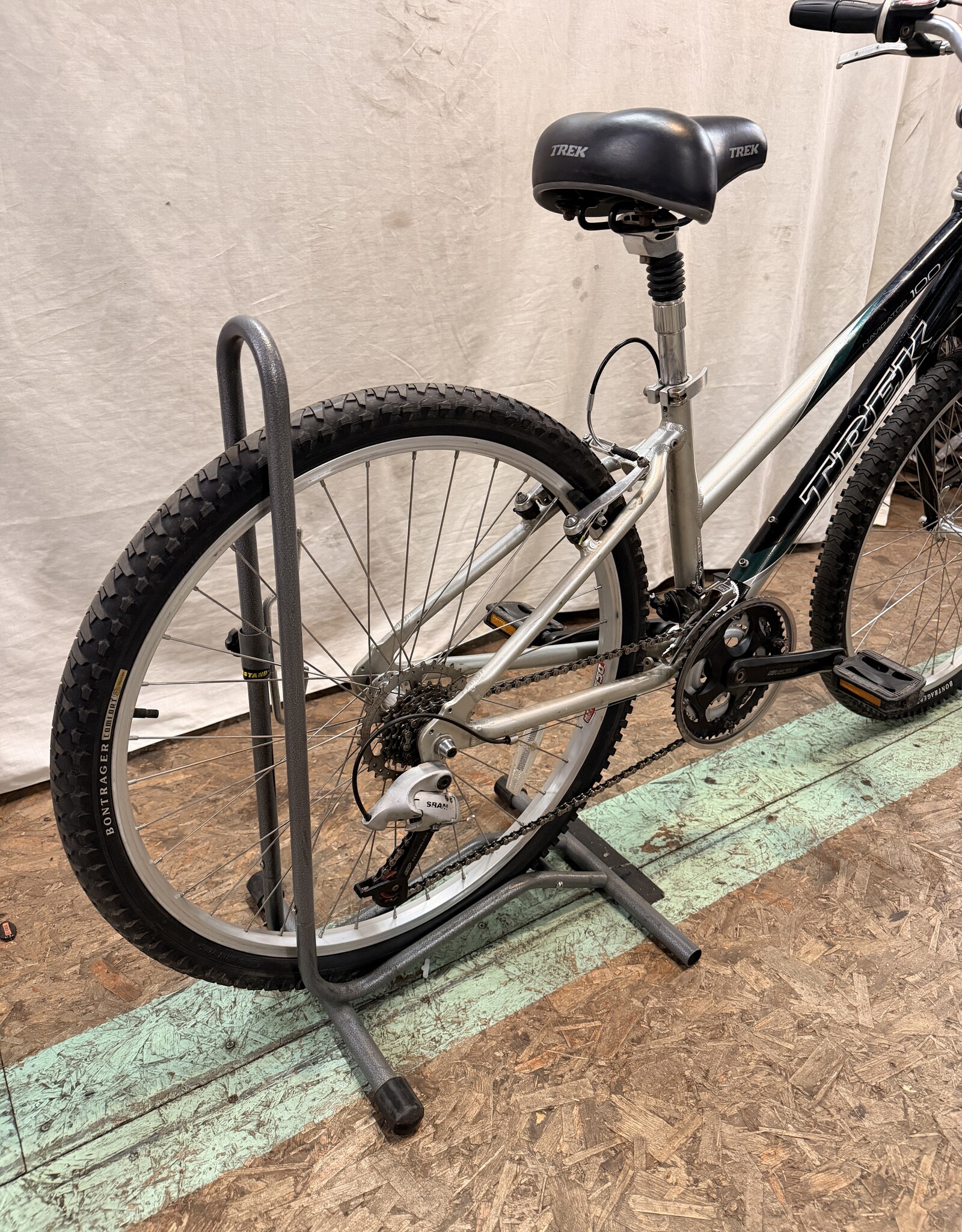 14.5" Trek Navigator 100 (7503) I3U