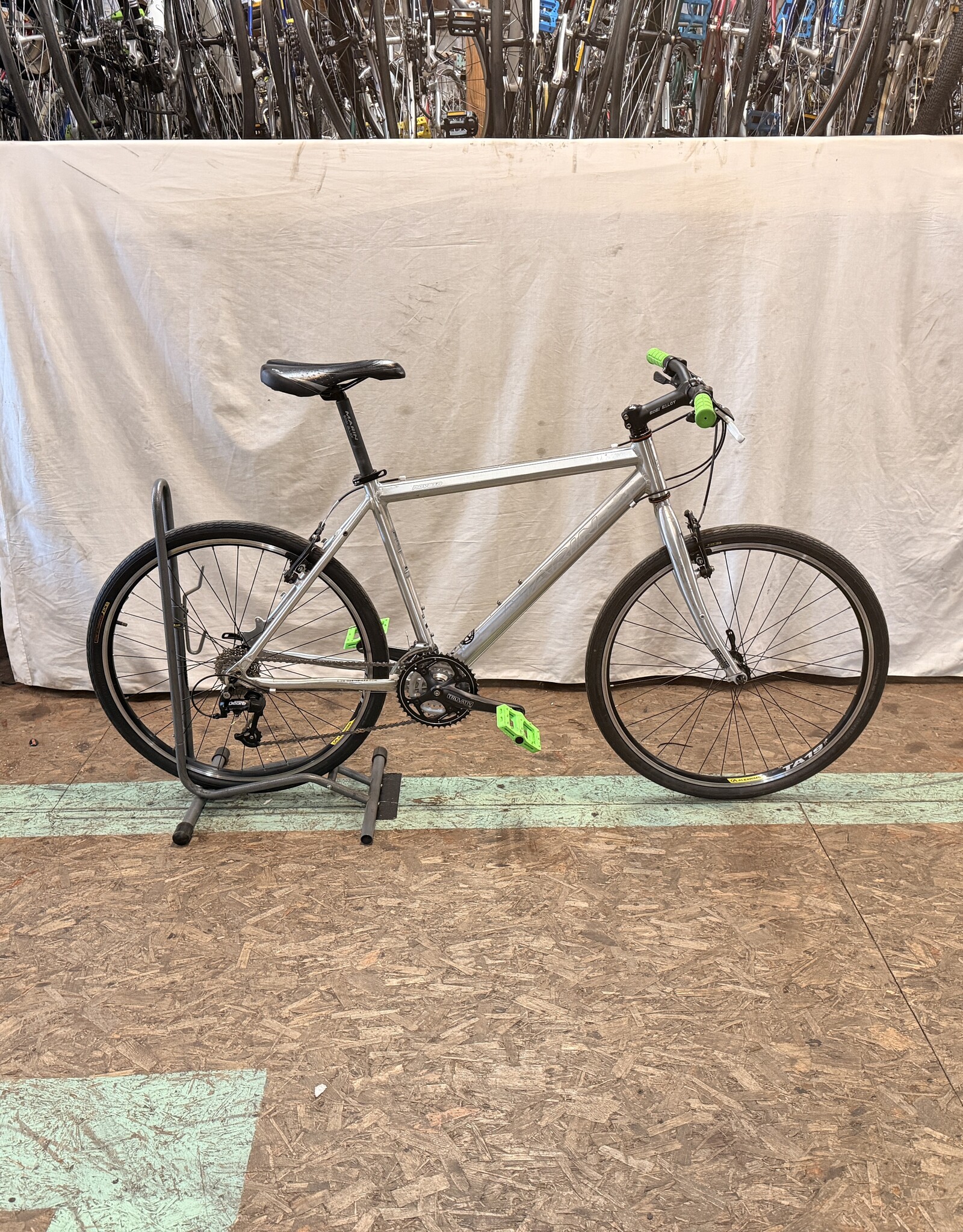 Marin 17" 43cm Marin Novato (C013) B5L