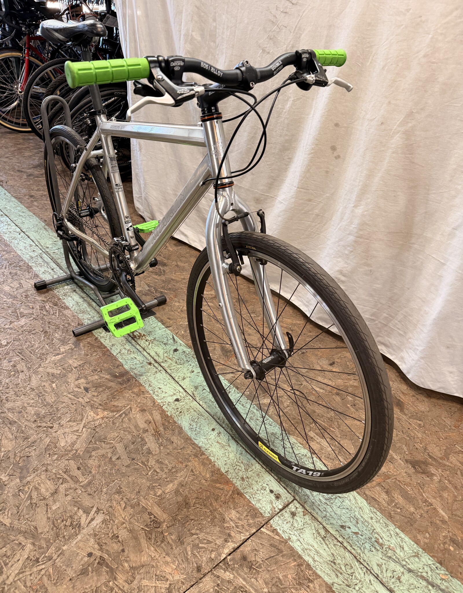 Marin 17" 43cm Marin Novato (C013) B5L