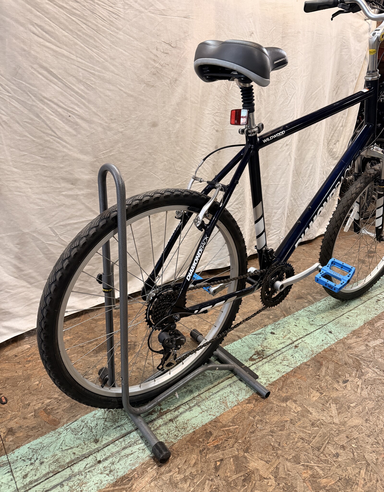 Diamondback 21" DiamondBack Wildwood (2869) E1L