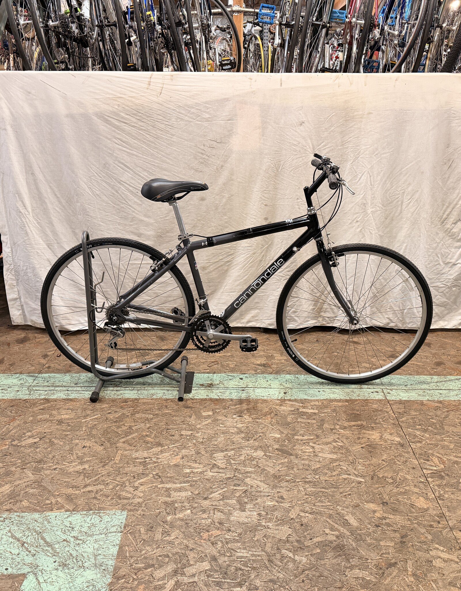 Cannondale 18" Cannondale M300 (SW18) B4U