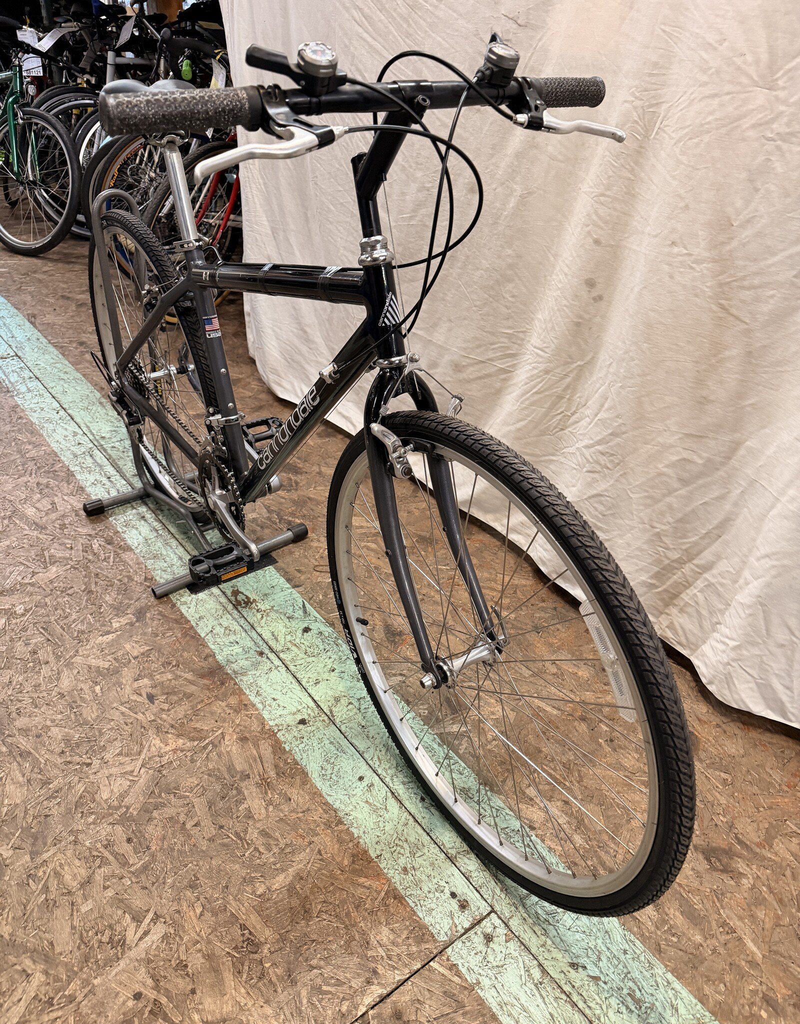 Cannondale 18" Cannondale M300 (SW18) B4U