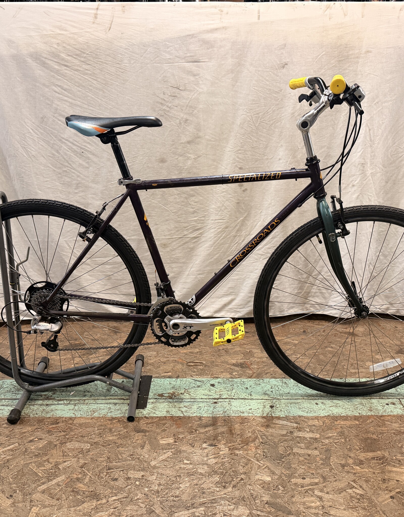 19" Specialized Crossroads (6042) B4U