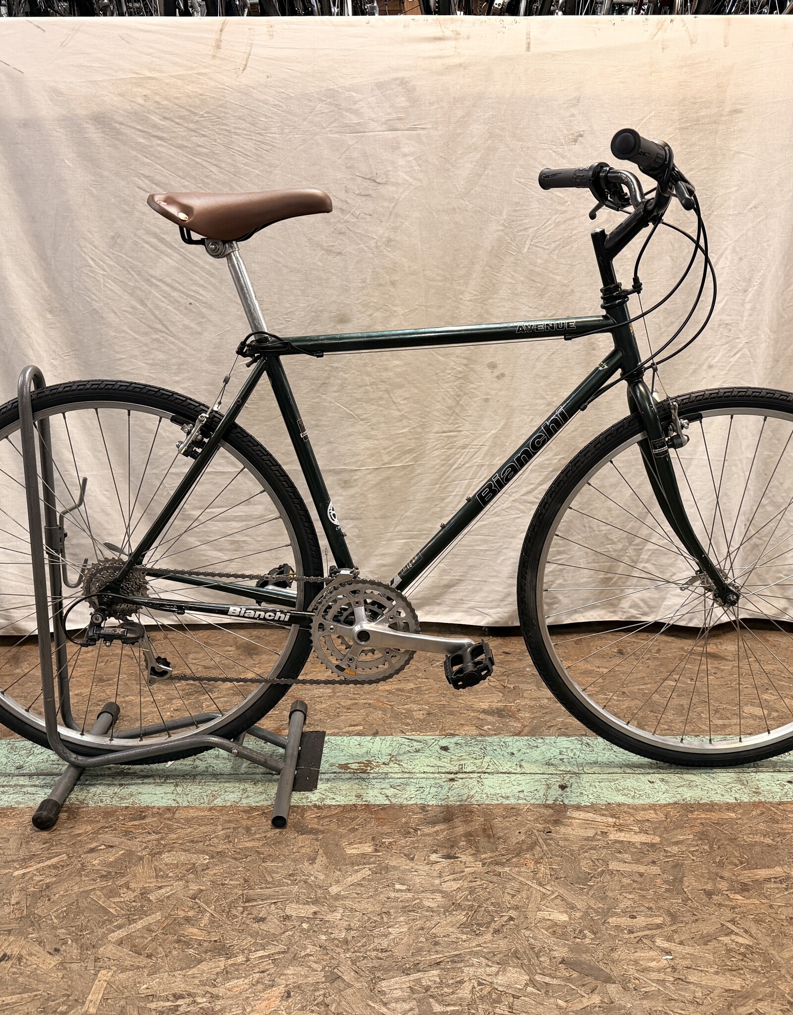 Bianchi 21" Bianchi Avenue (2237) B3U
