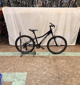 12" Giant XTC Jr. (8806) B1U