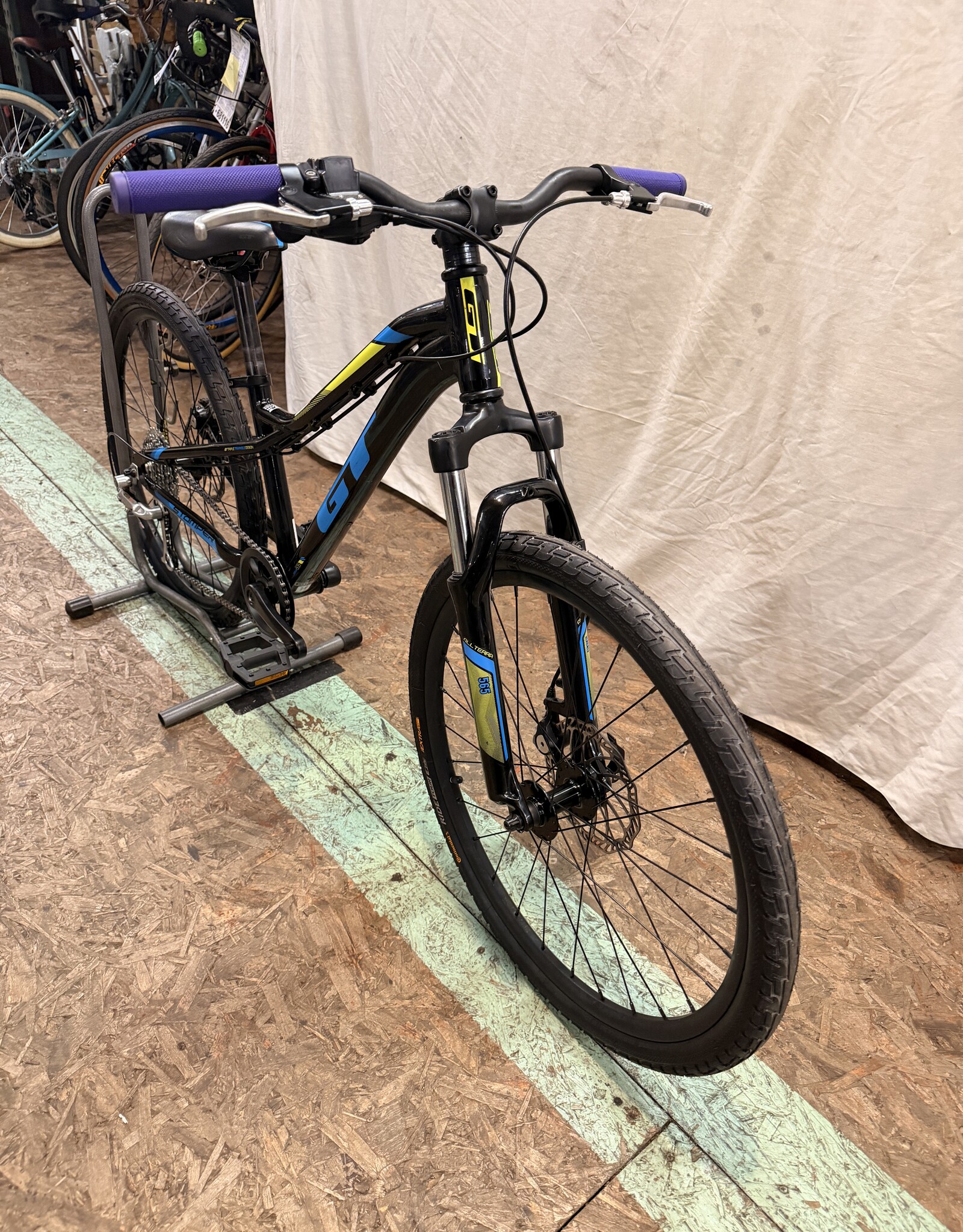 GT 24" GT Stomper (0OSA) B1U