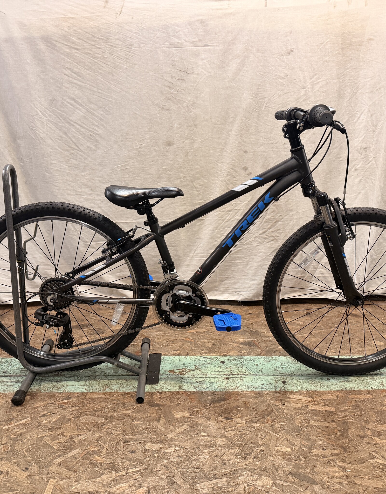 24" Trek Precaliber (265N) B1U