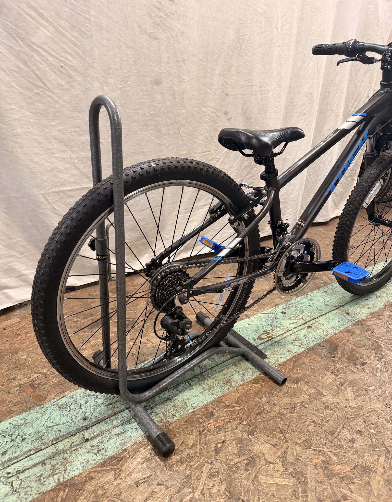 24" Trek Precaliber (265N) B1U