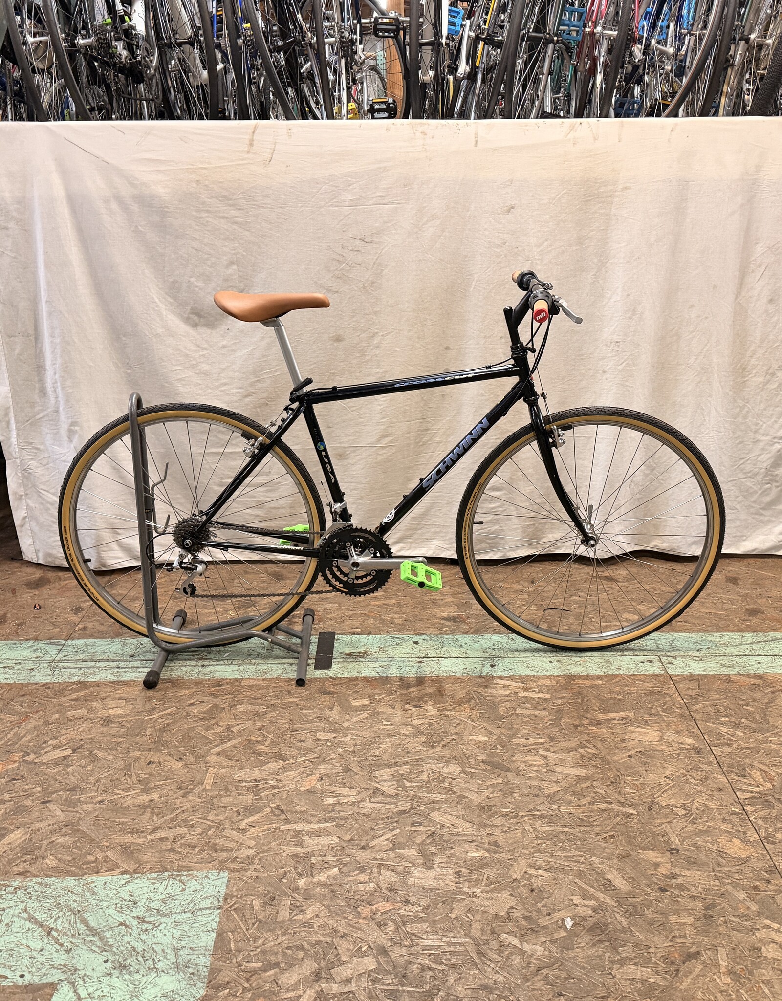 18" Schwinn Crosscut (B212) K4U