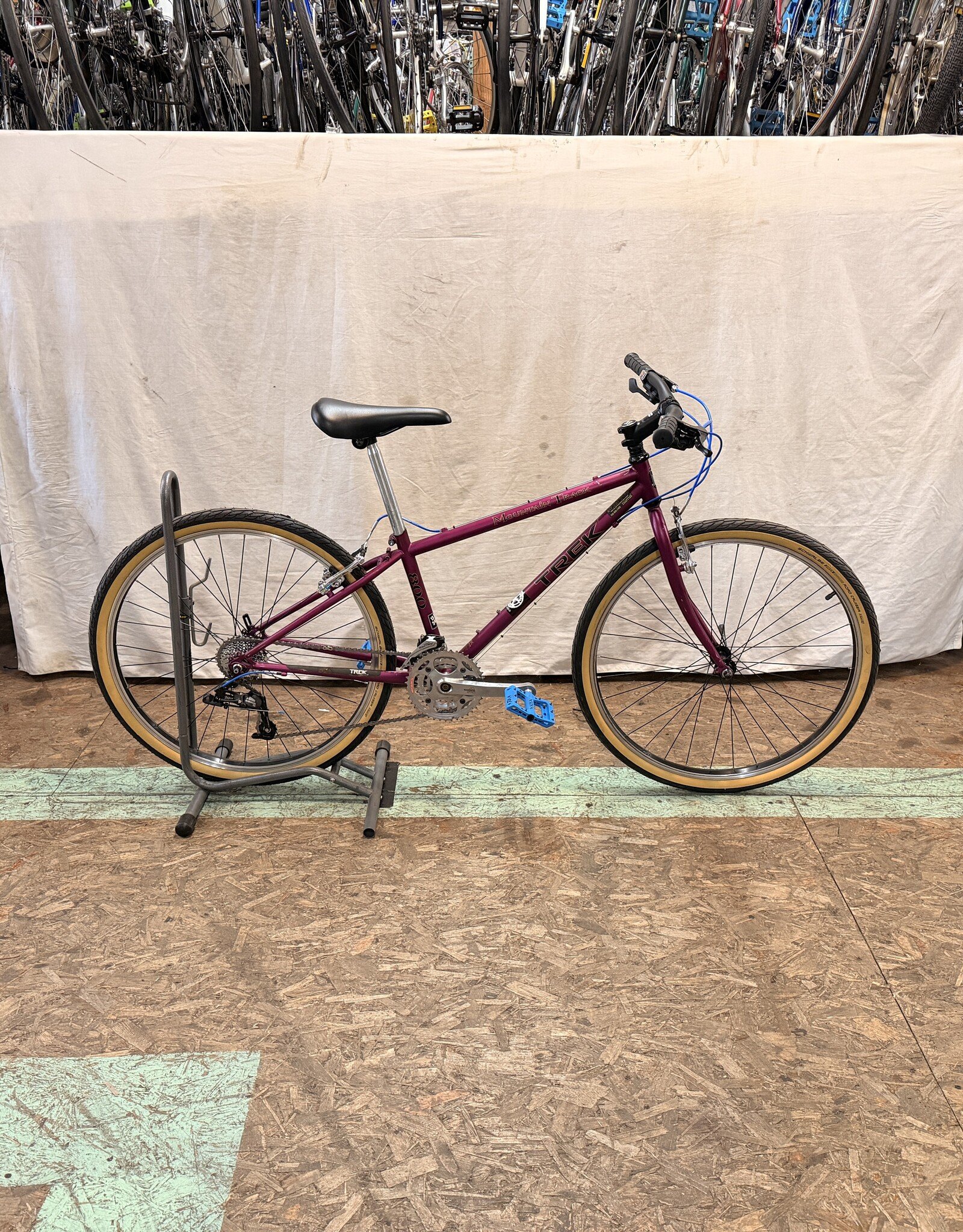 13.5" Trek 800 (0295) K1U