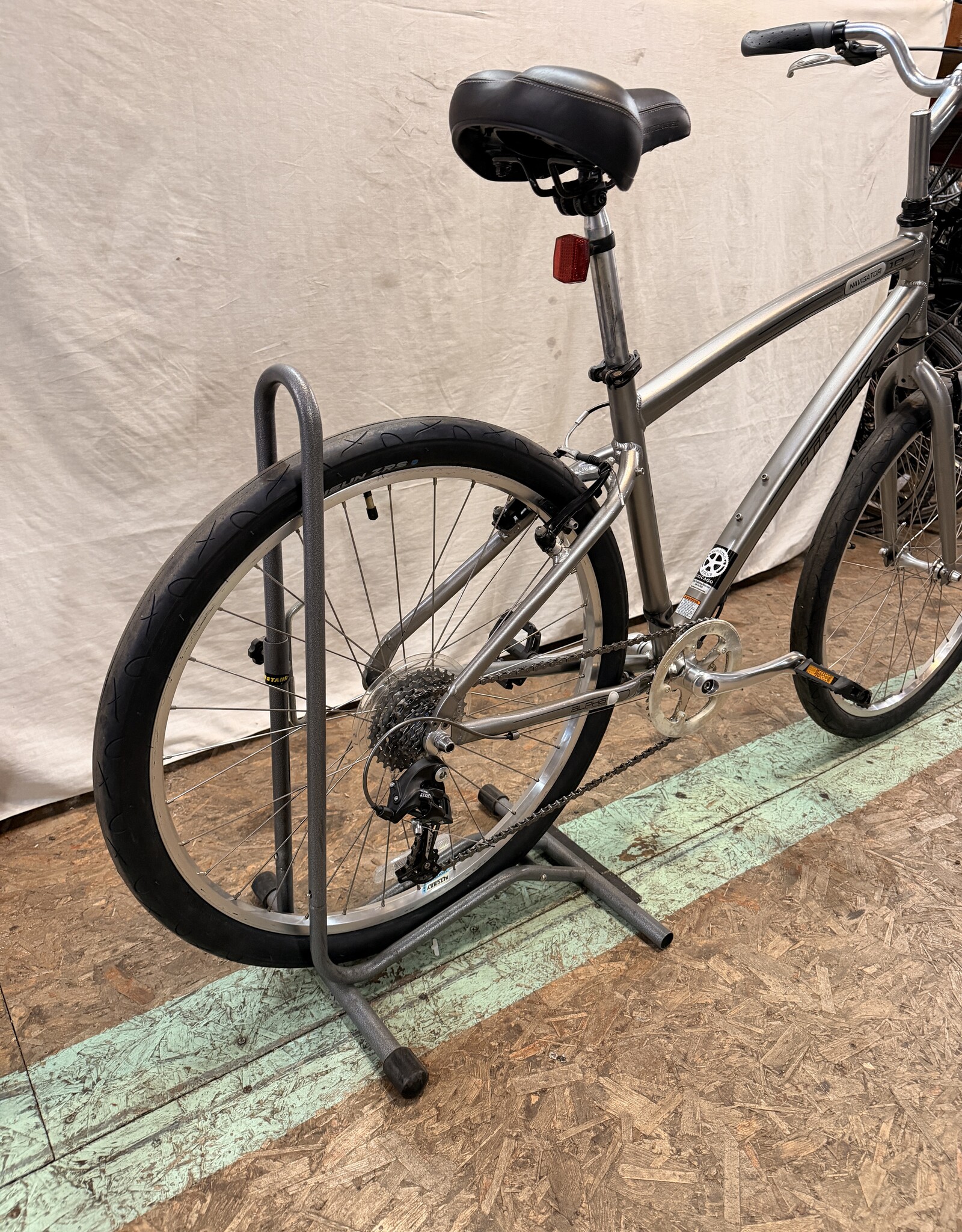 18" Trek Navigator 1.0 (438D) C5L