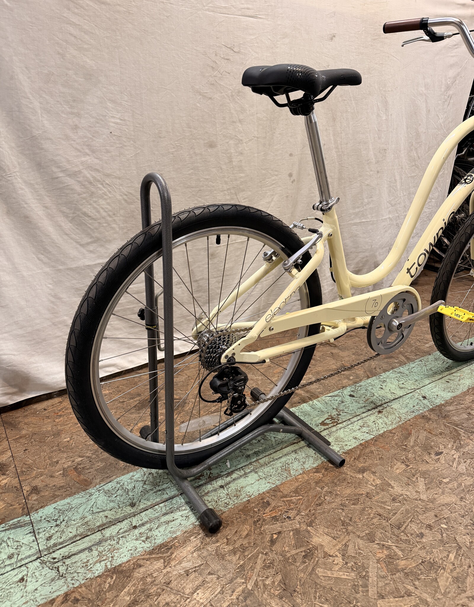 Electra 17" Electra Townie (324L) C5L