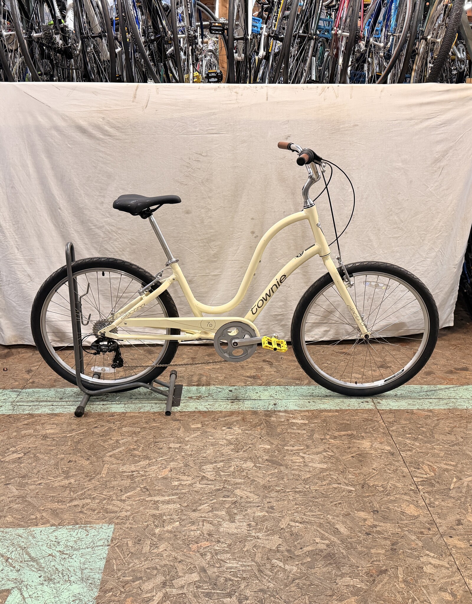 Electra 17" Electra Townie (324L) C5L