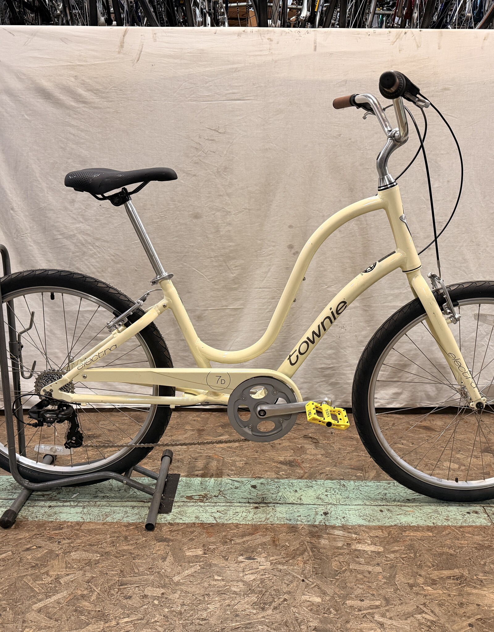 Electra 17" Electra Townie (324L) C5L