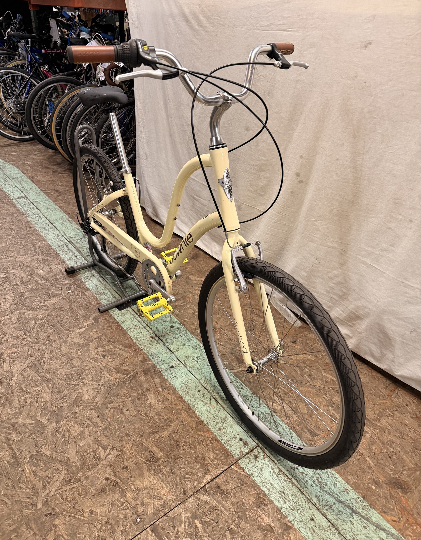 Electra 17" Electra Townie (324L) C5L