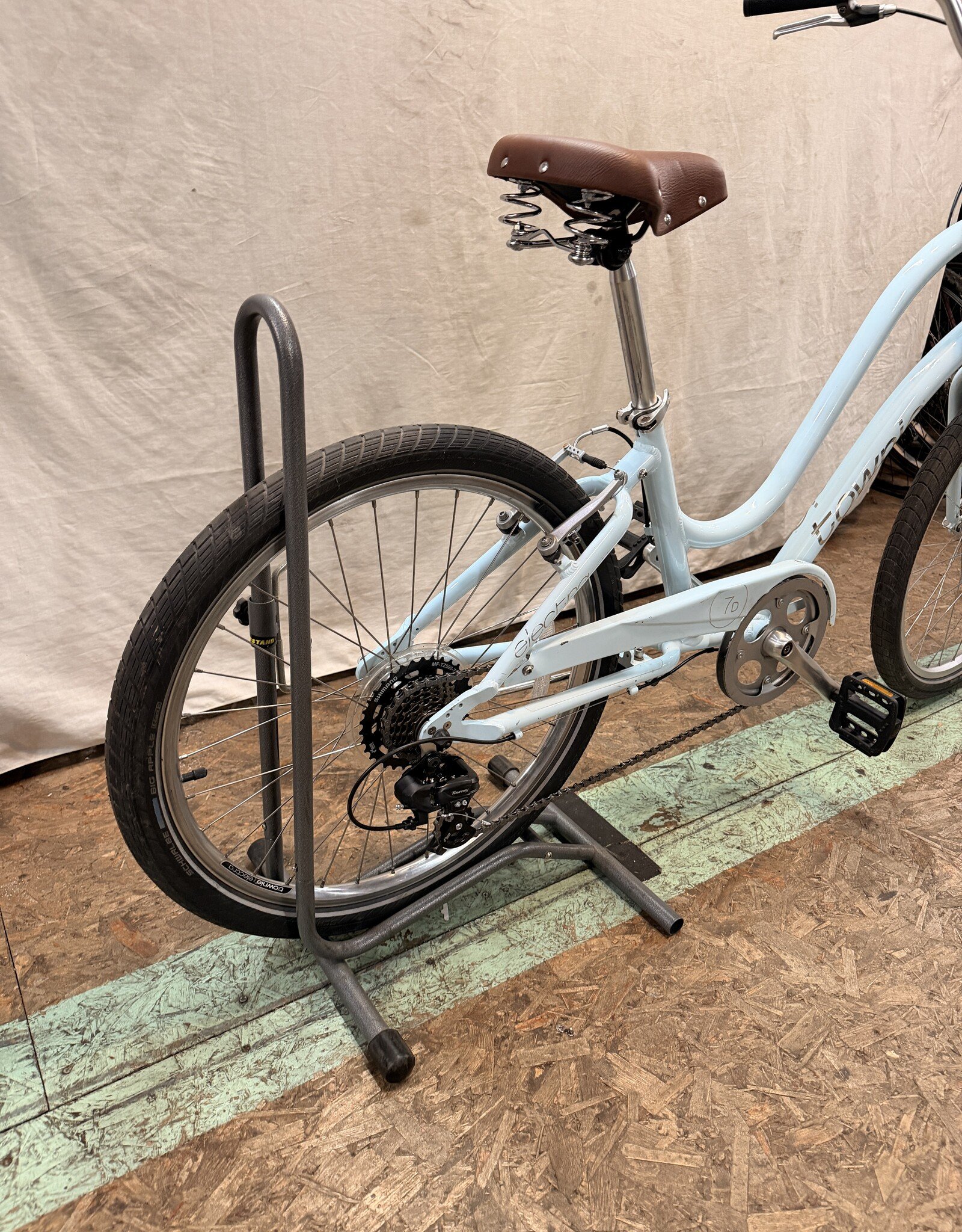 Electra 16" Electra Townie (132P) C5L