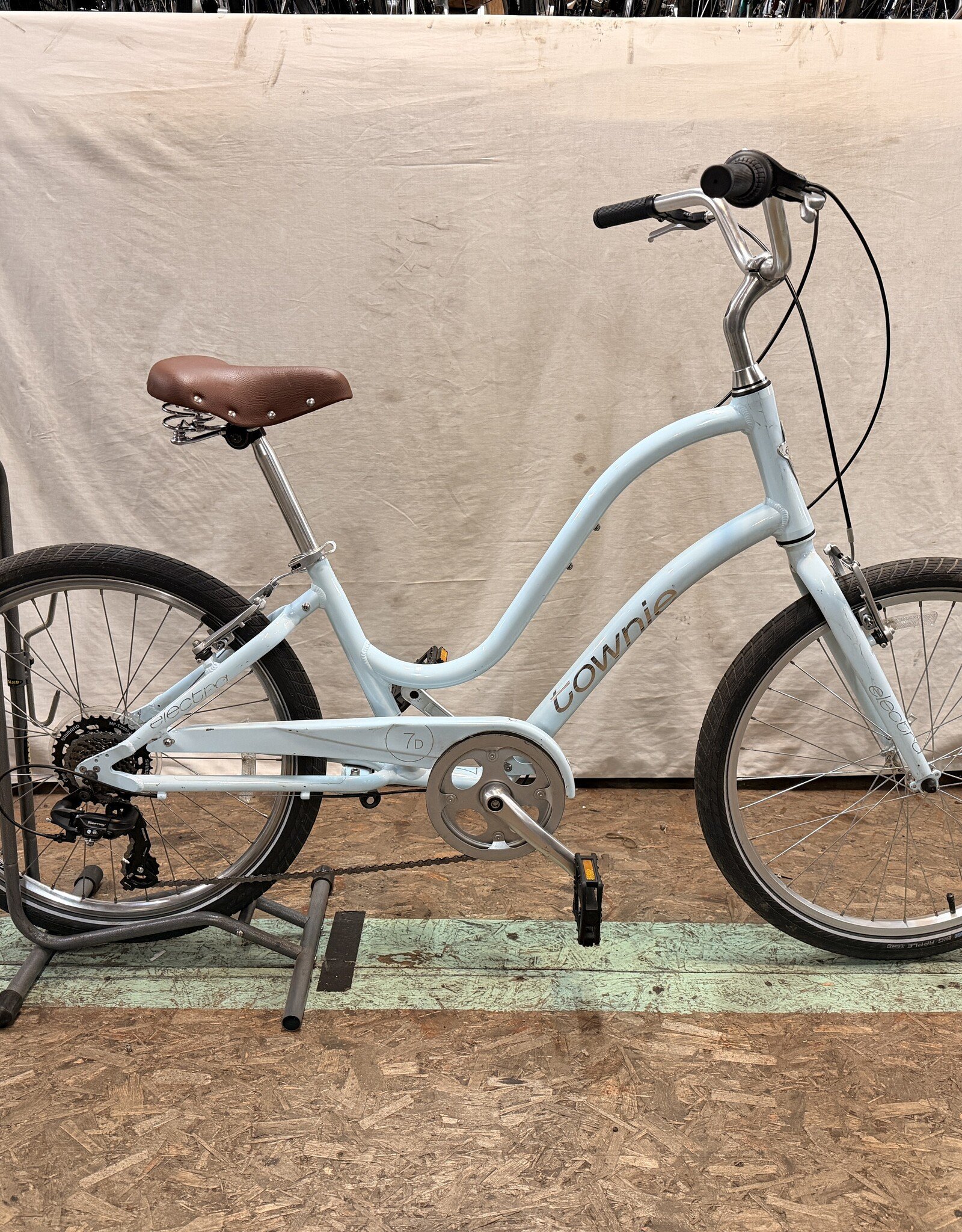 Electra 16" Electra Townie (132P) C5L