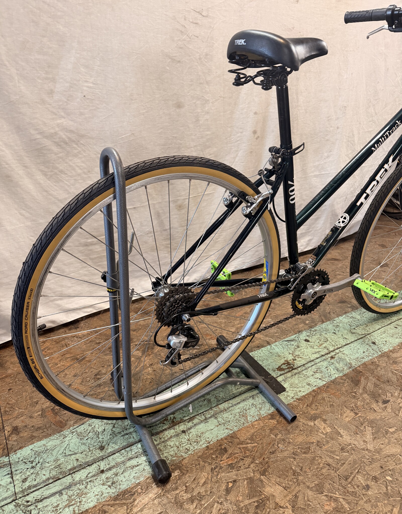 17" Trek 700 step thru (5R65) K3U