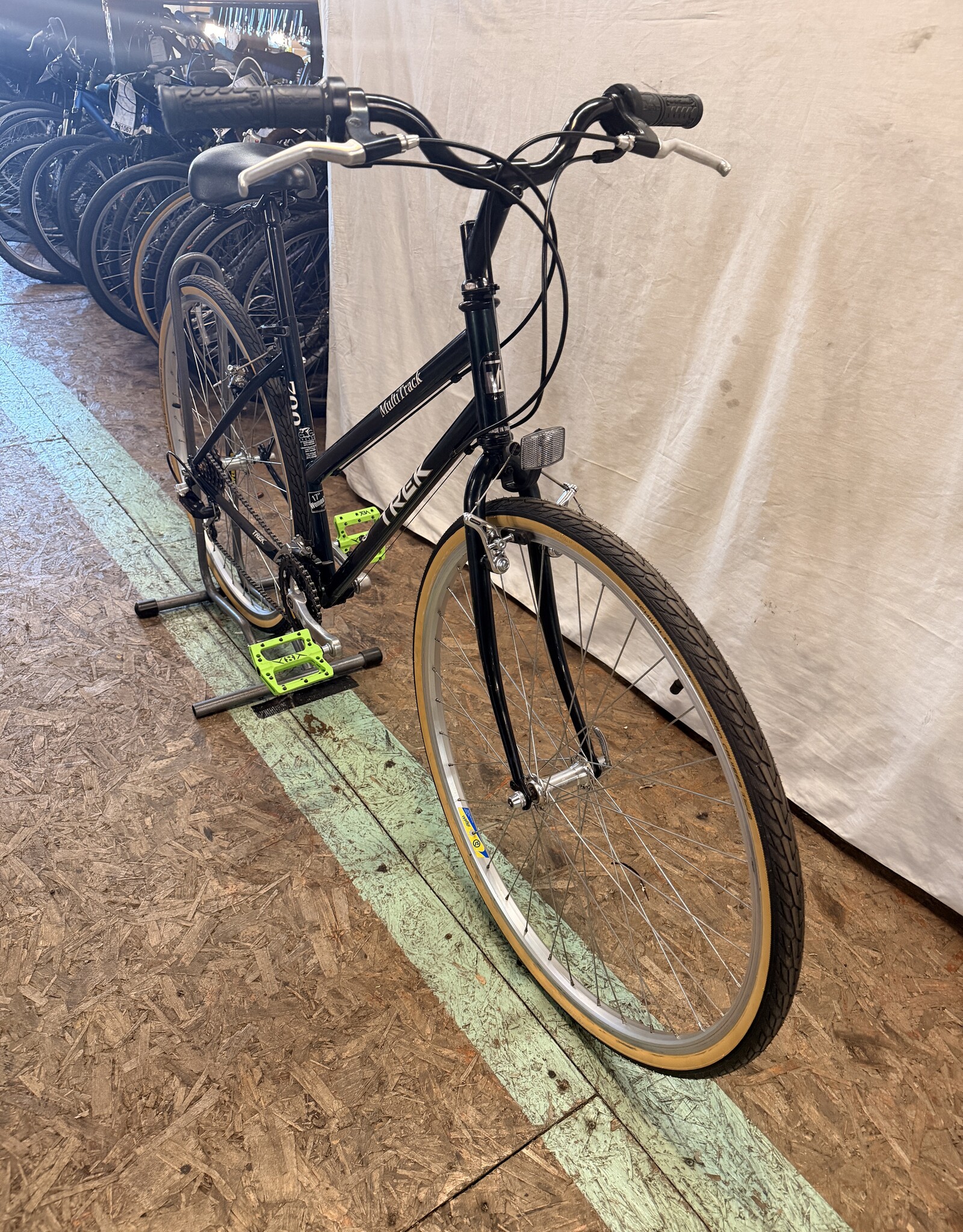 17" Trek 700 step thru (5R65) K3U